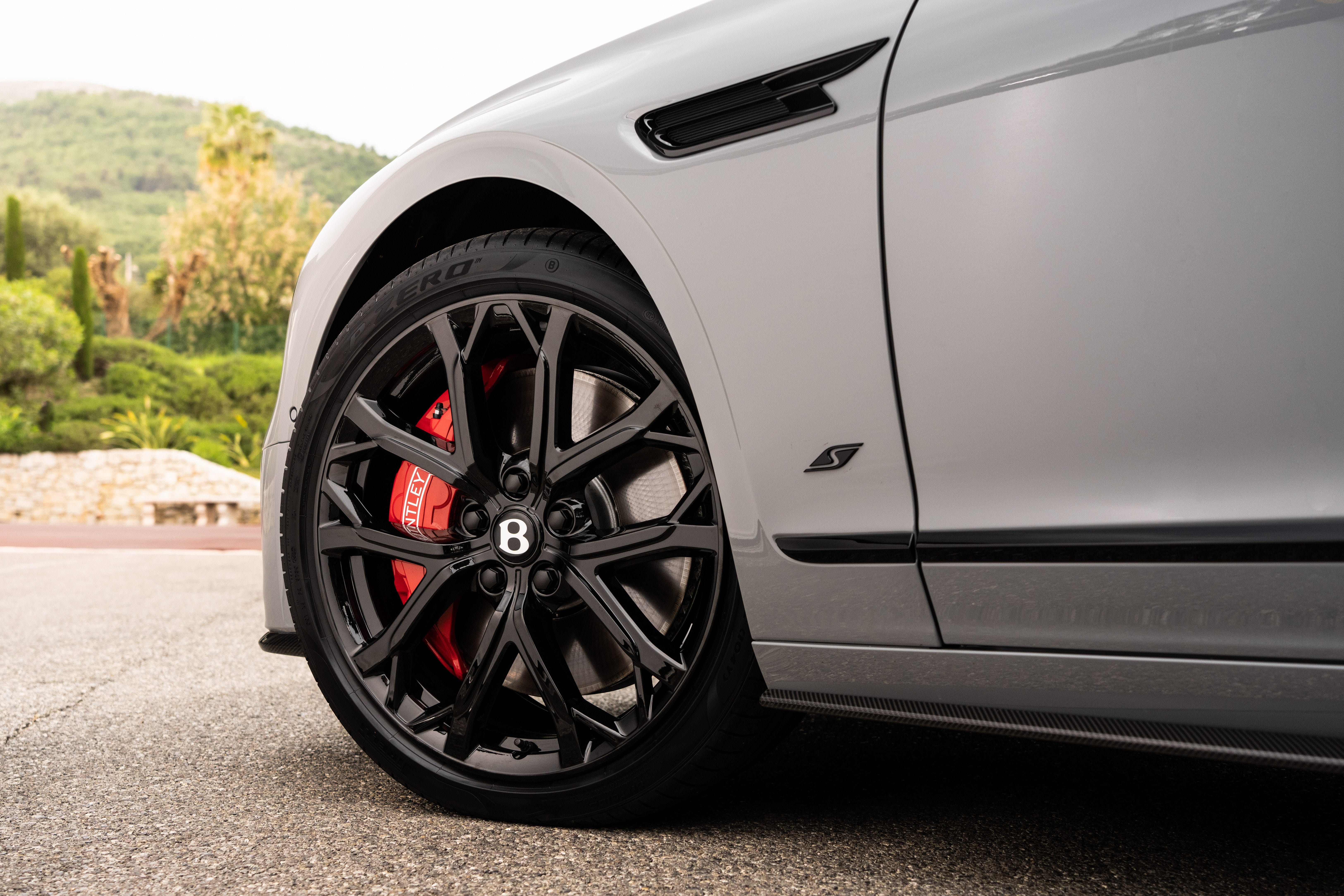 Bentley Flying Spur Speed: 771 Horses on Rodeo Drive
