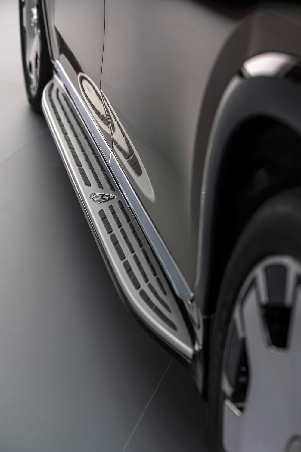EQS SUV