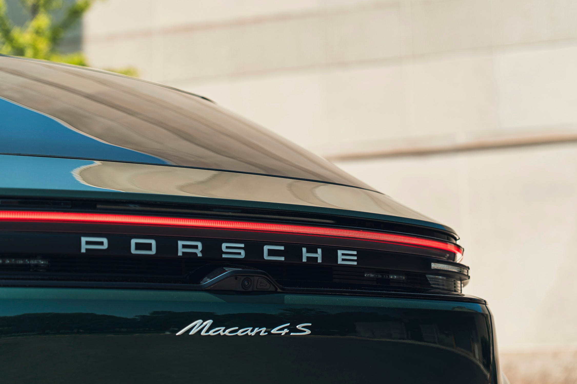 Macan Electric