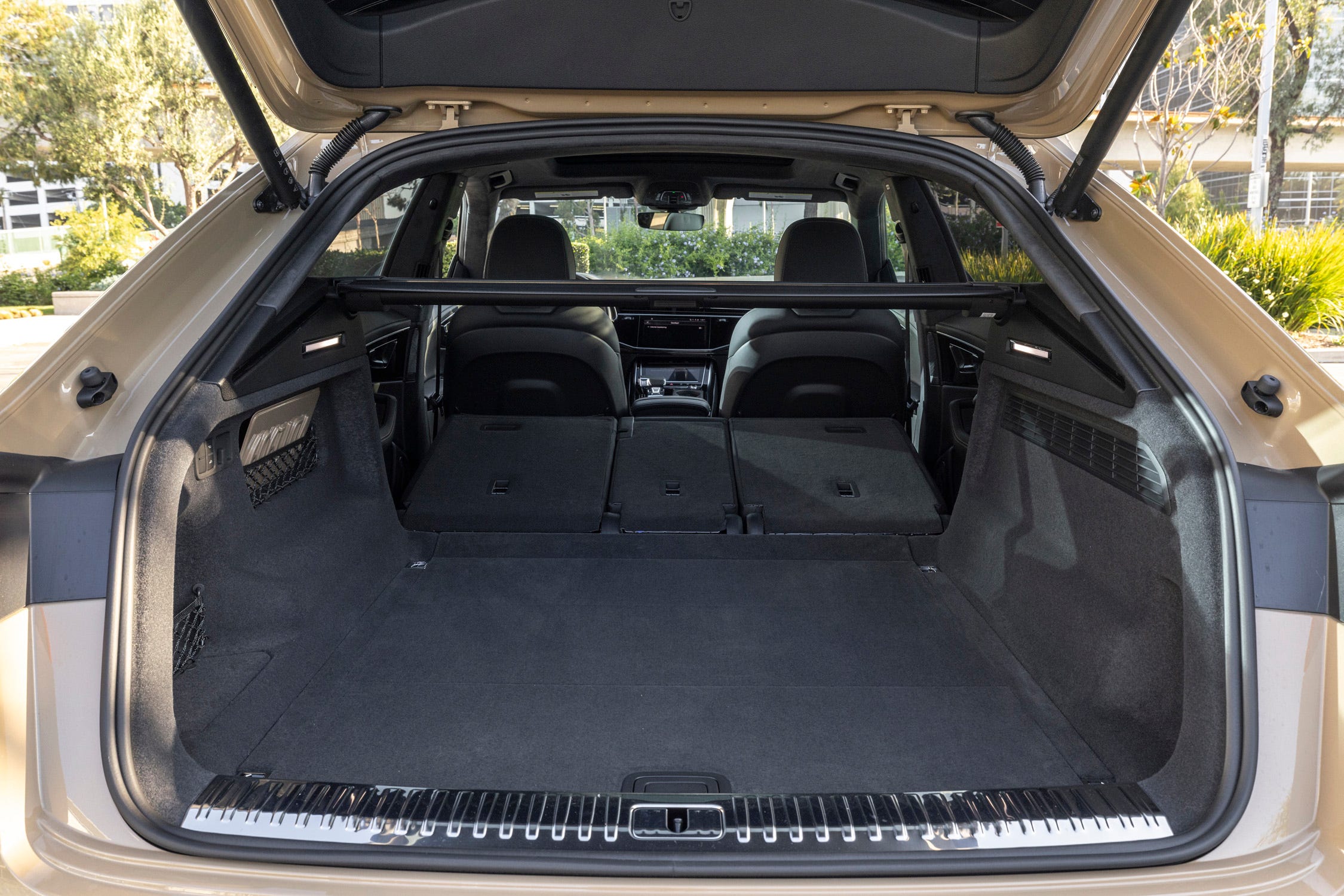 SQ8