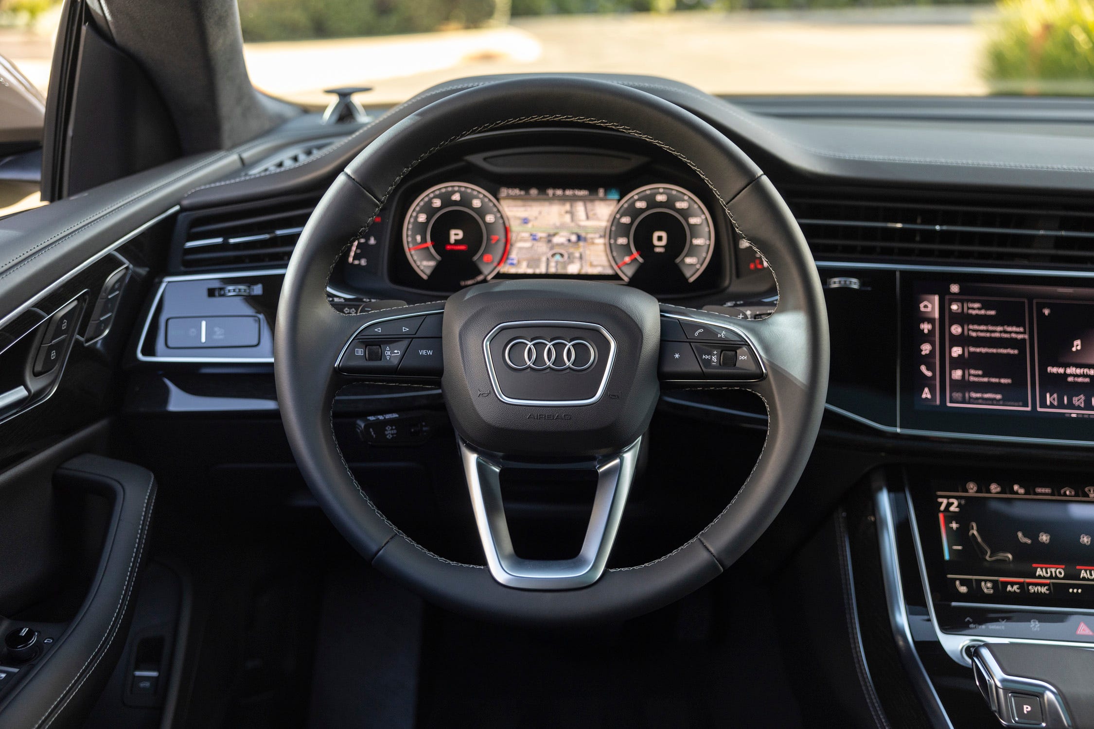 SQ8