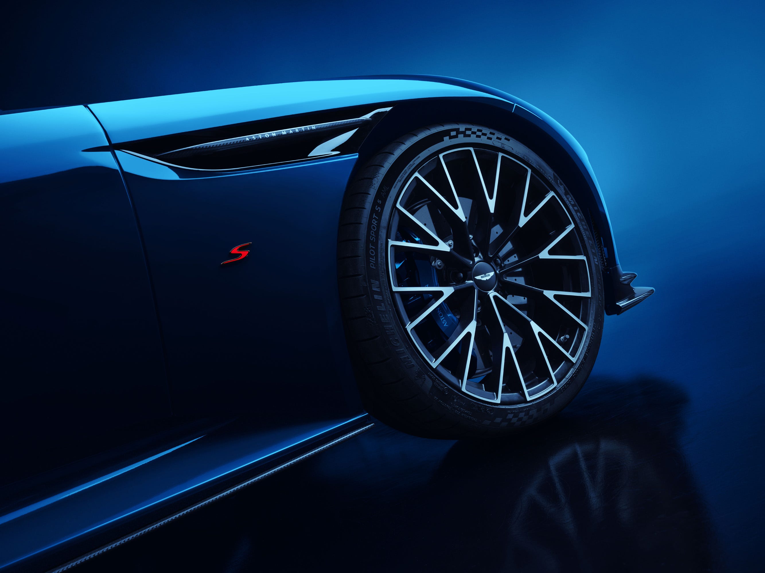 DB12