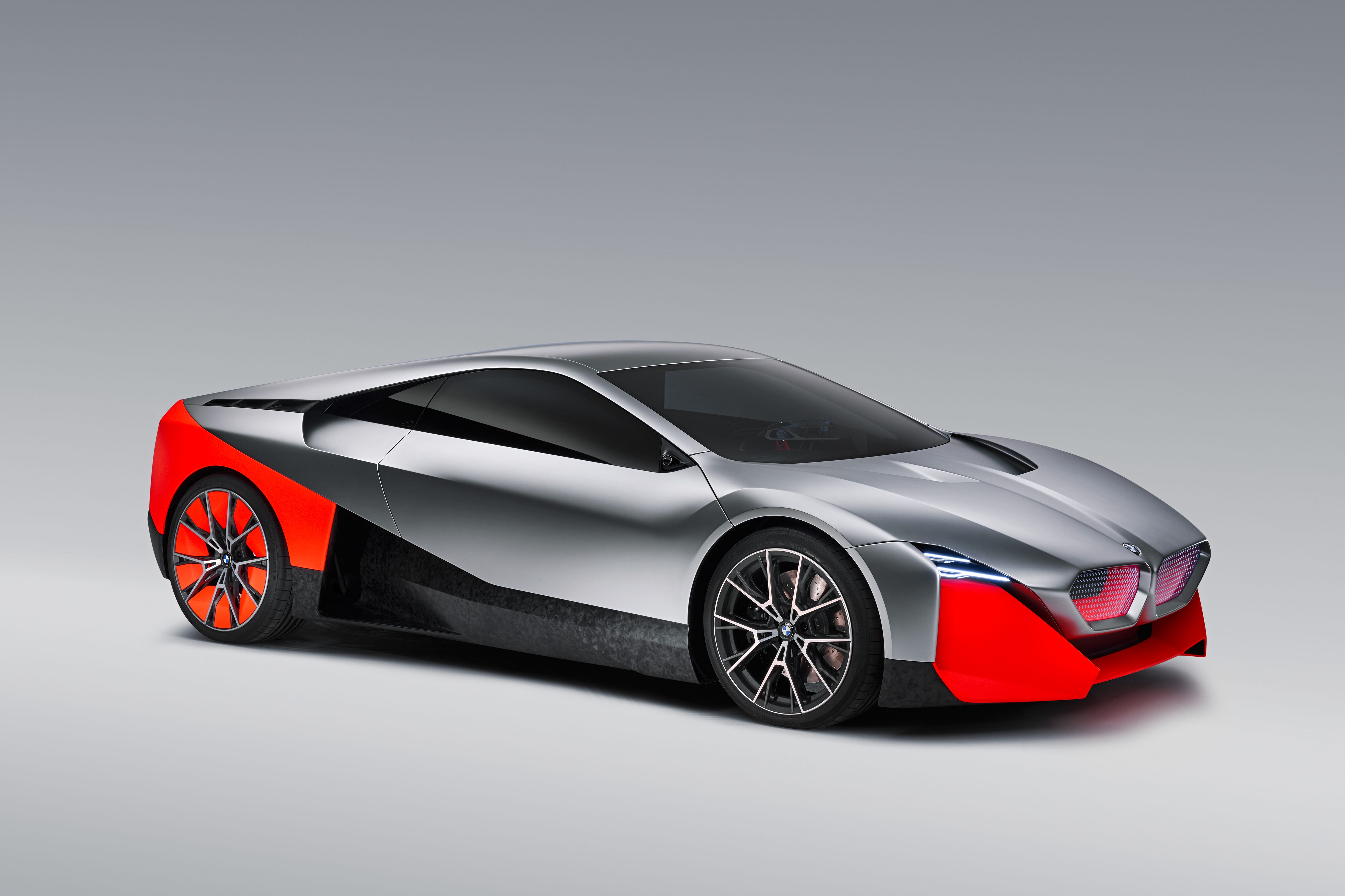 i8 M