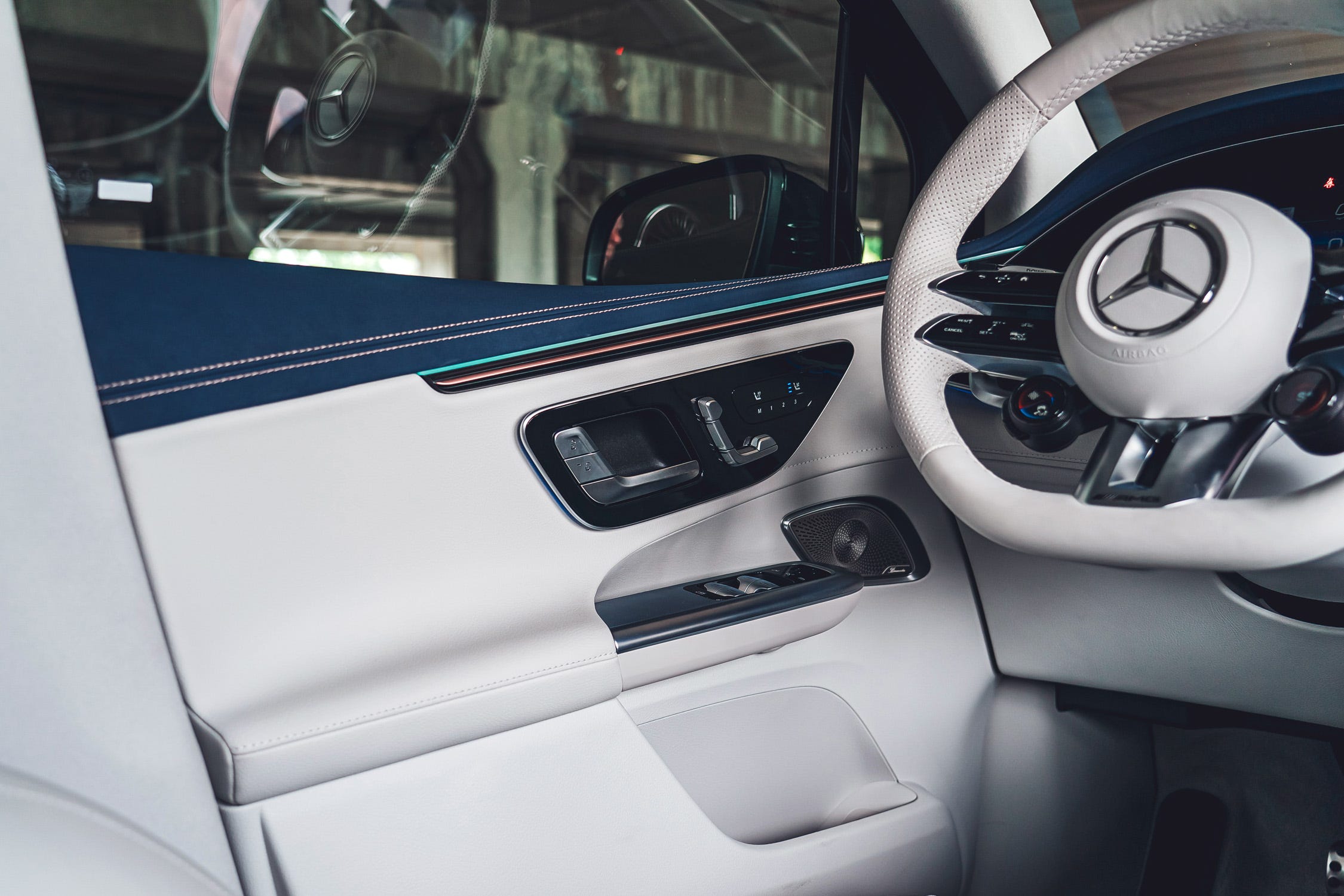 EQE SUV