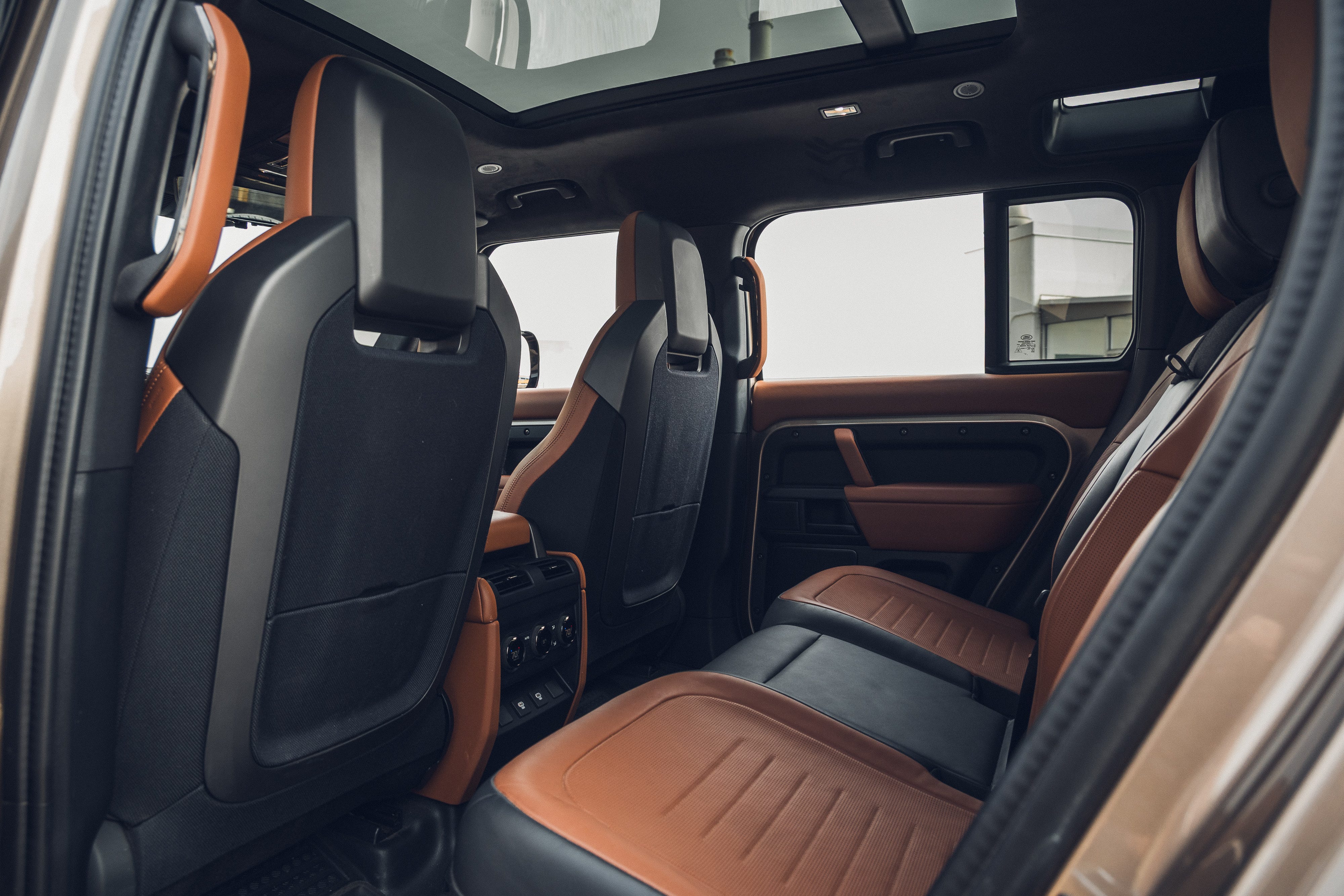 2025 Land Rover Defender Octa: Fierce Defender