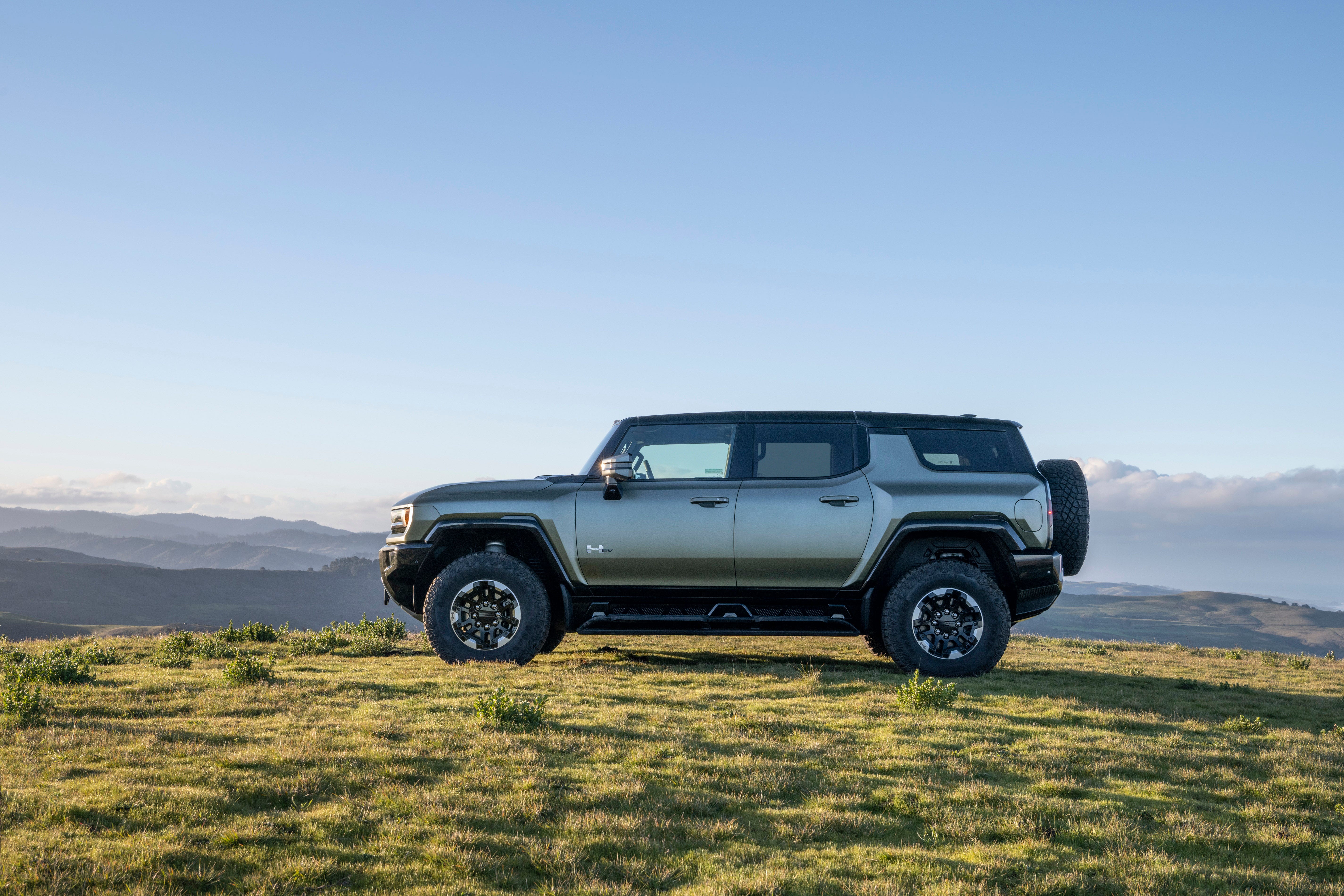 Hummer EV SUV