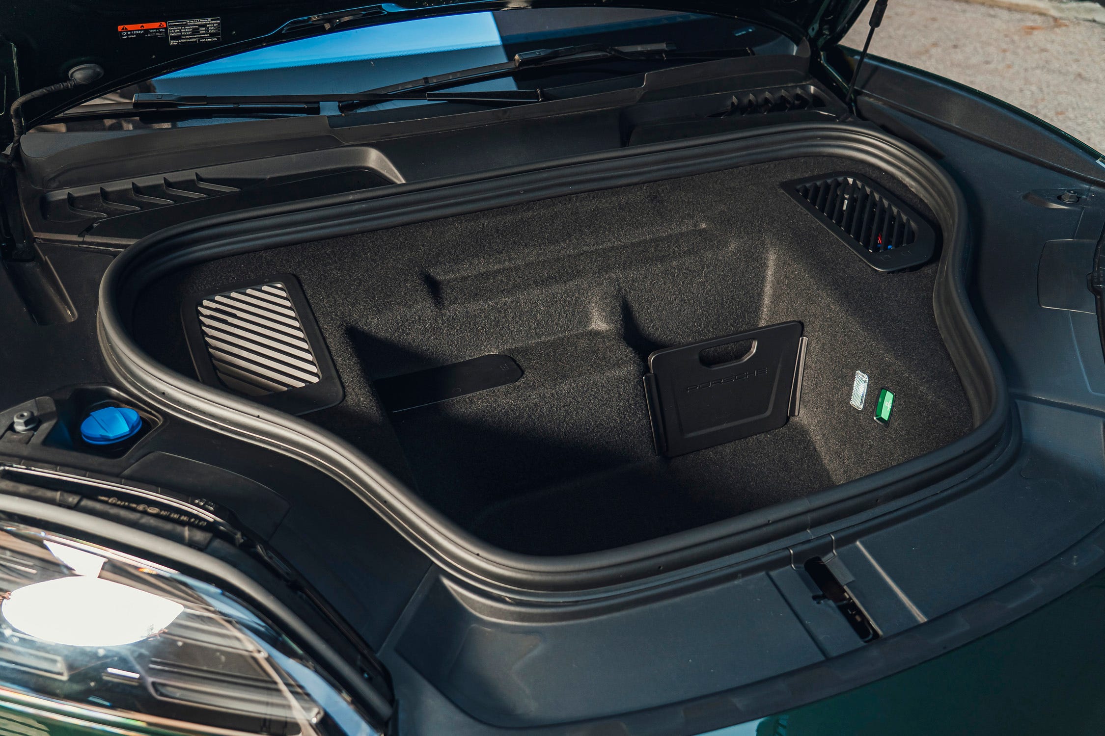 Macan Electric
