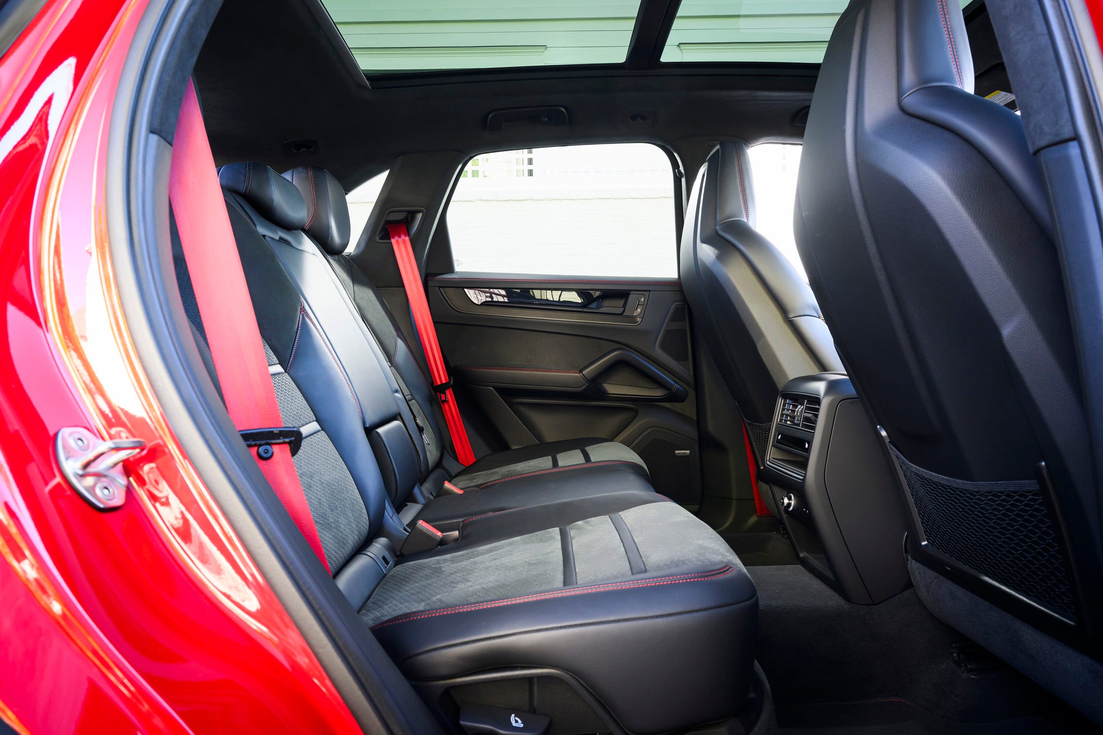 2026 Porsche Cayenne EV: Kinetic Tour de Force