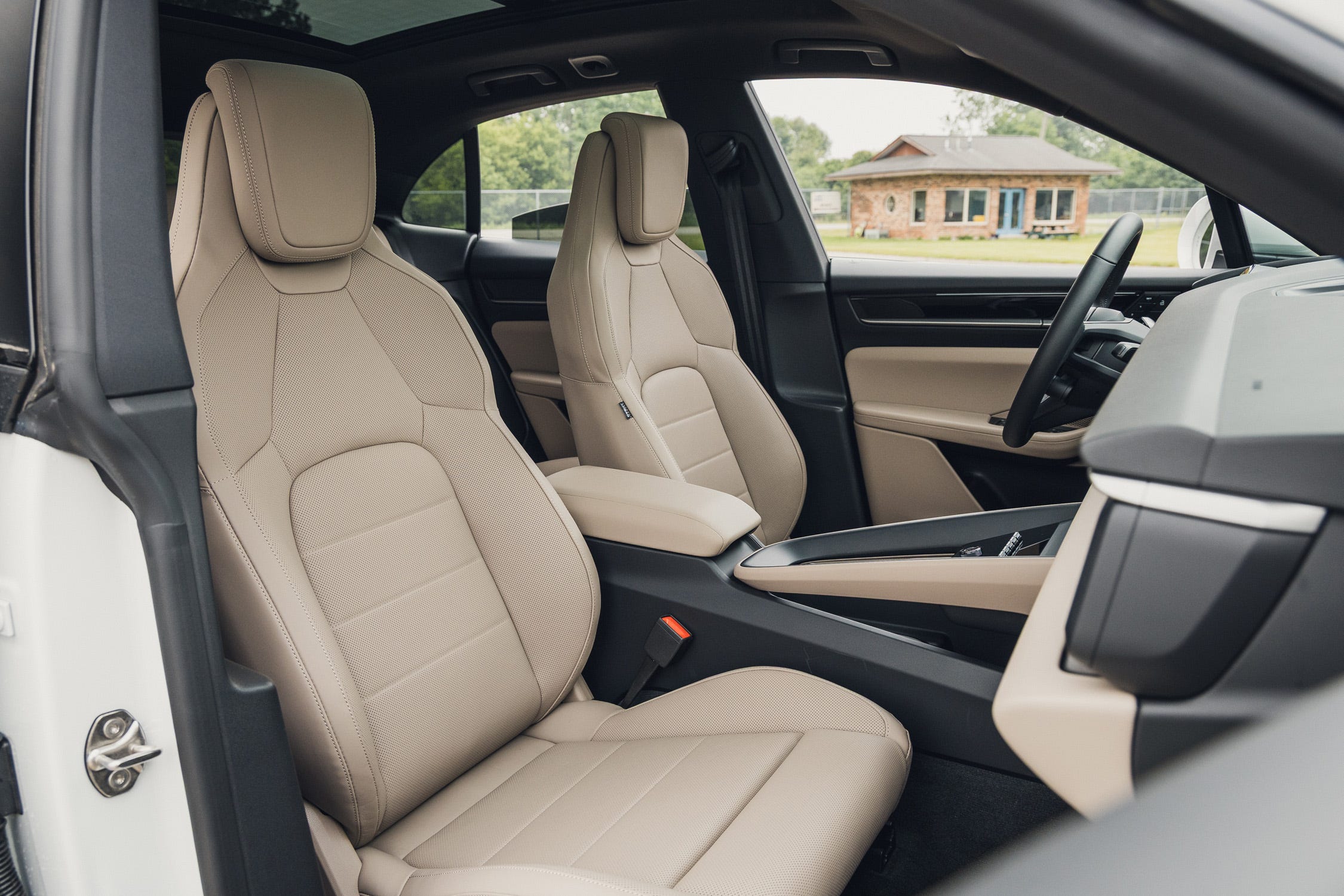 Macan Electric