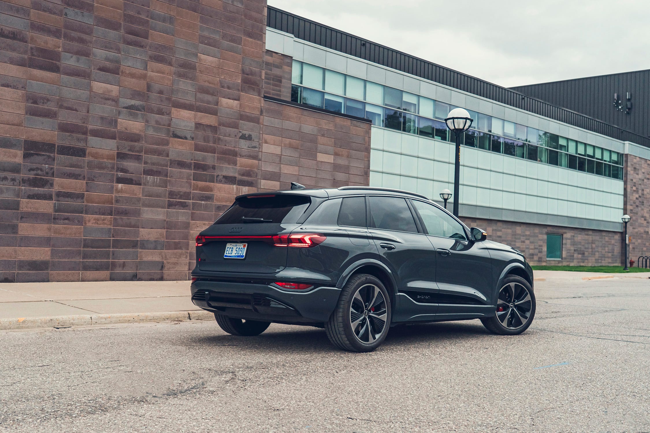 SQ6 e-tron
