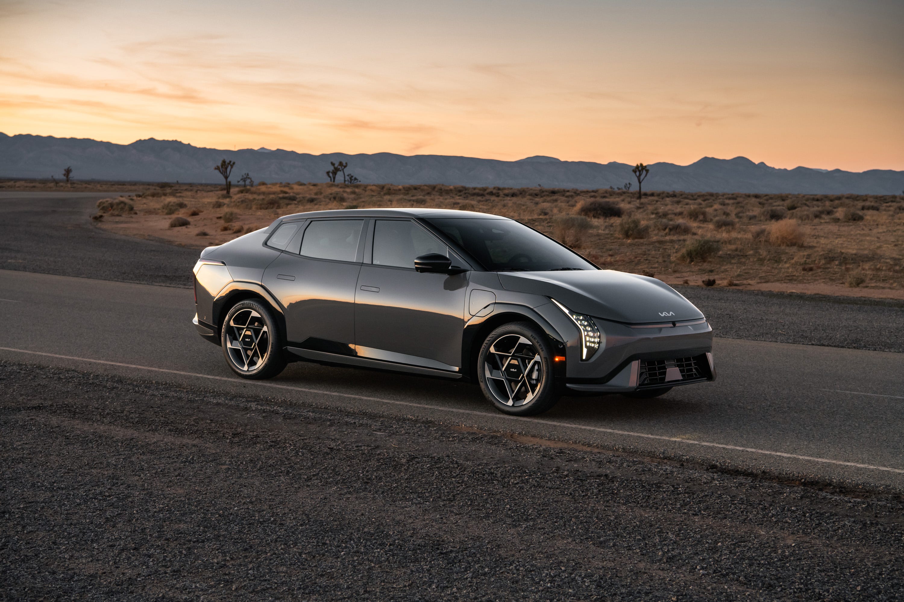 EV4