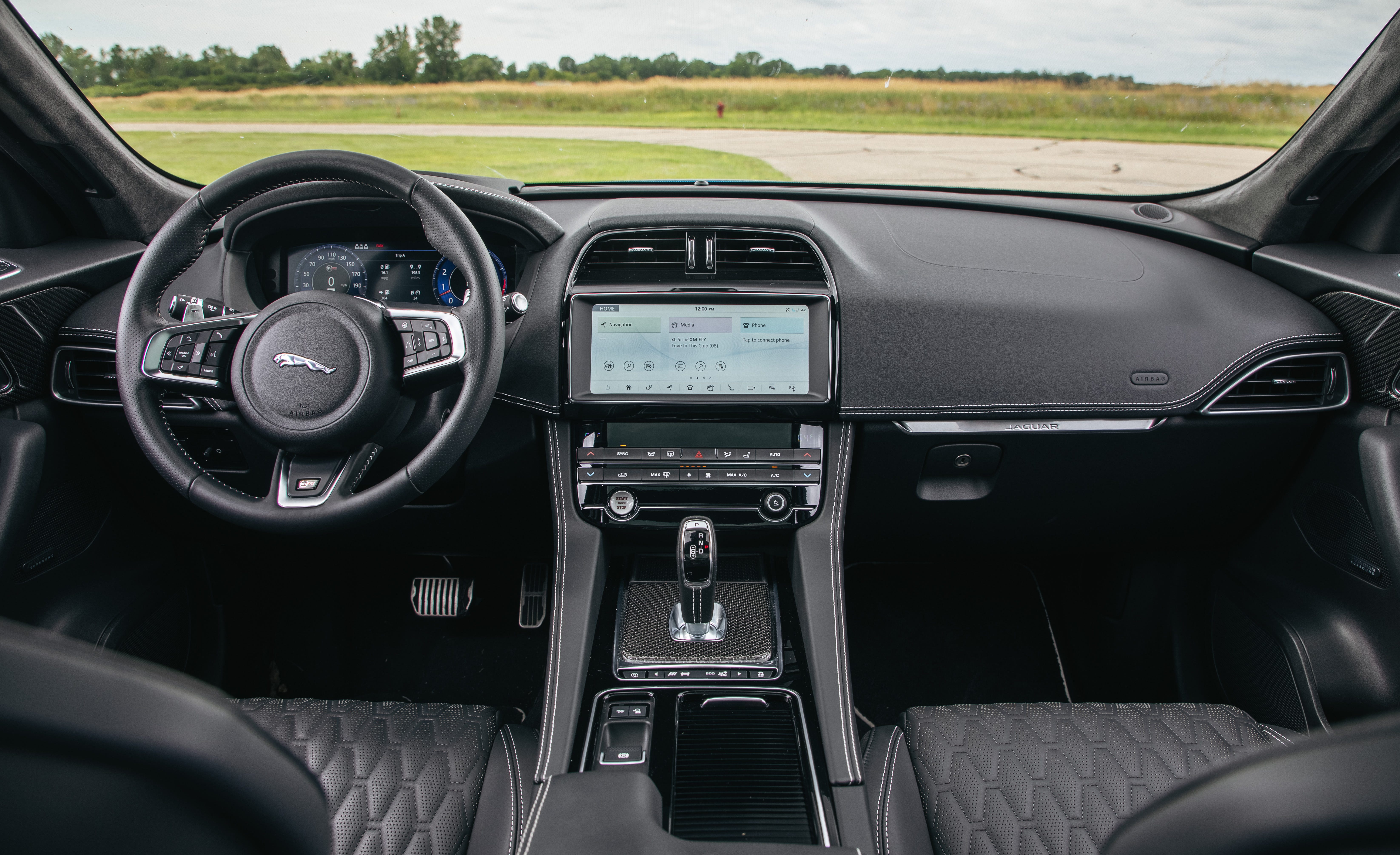 F-Pace SVR