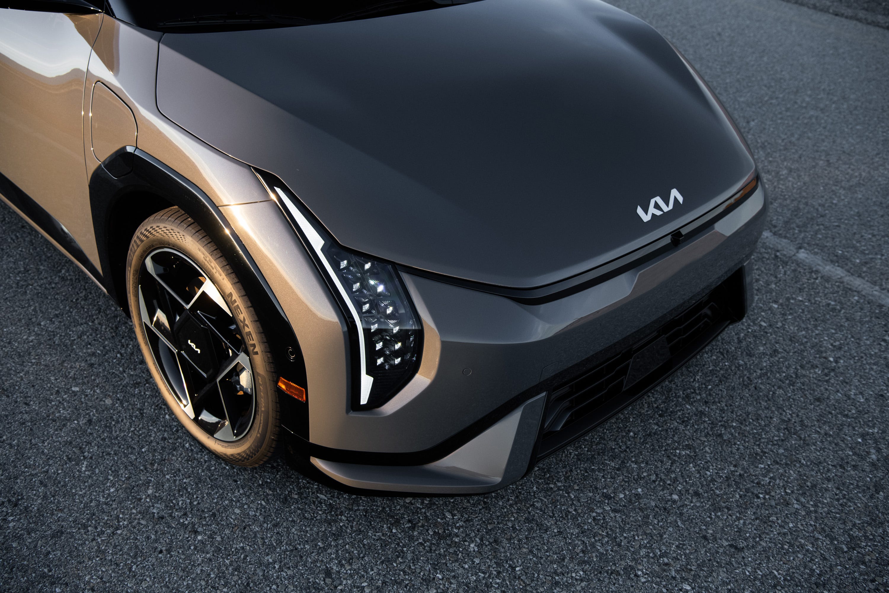 EV4