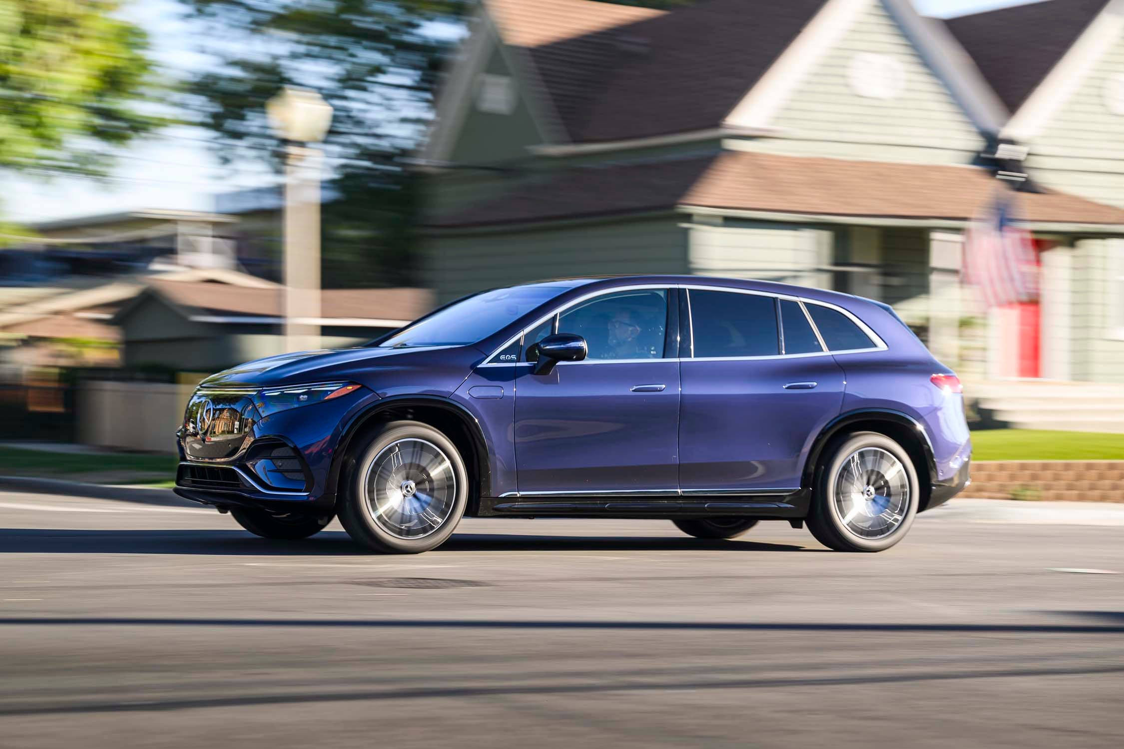 EQS SUV