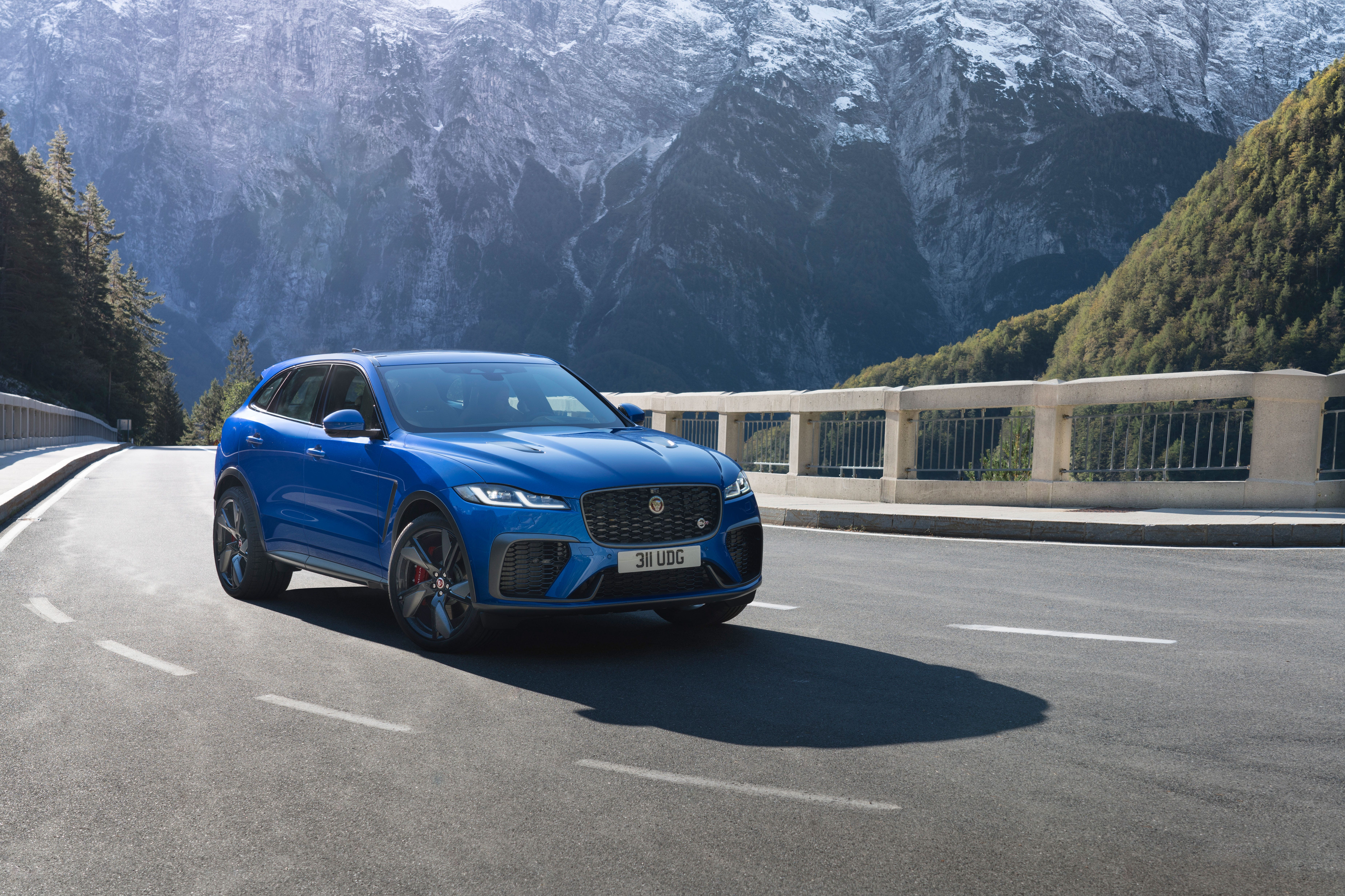 F-Pace SVR