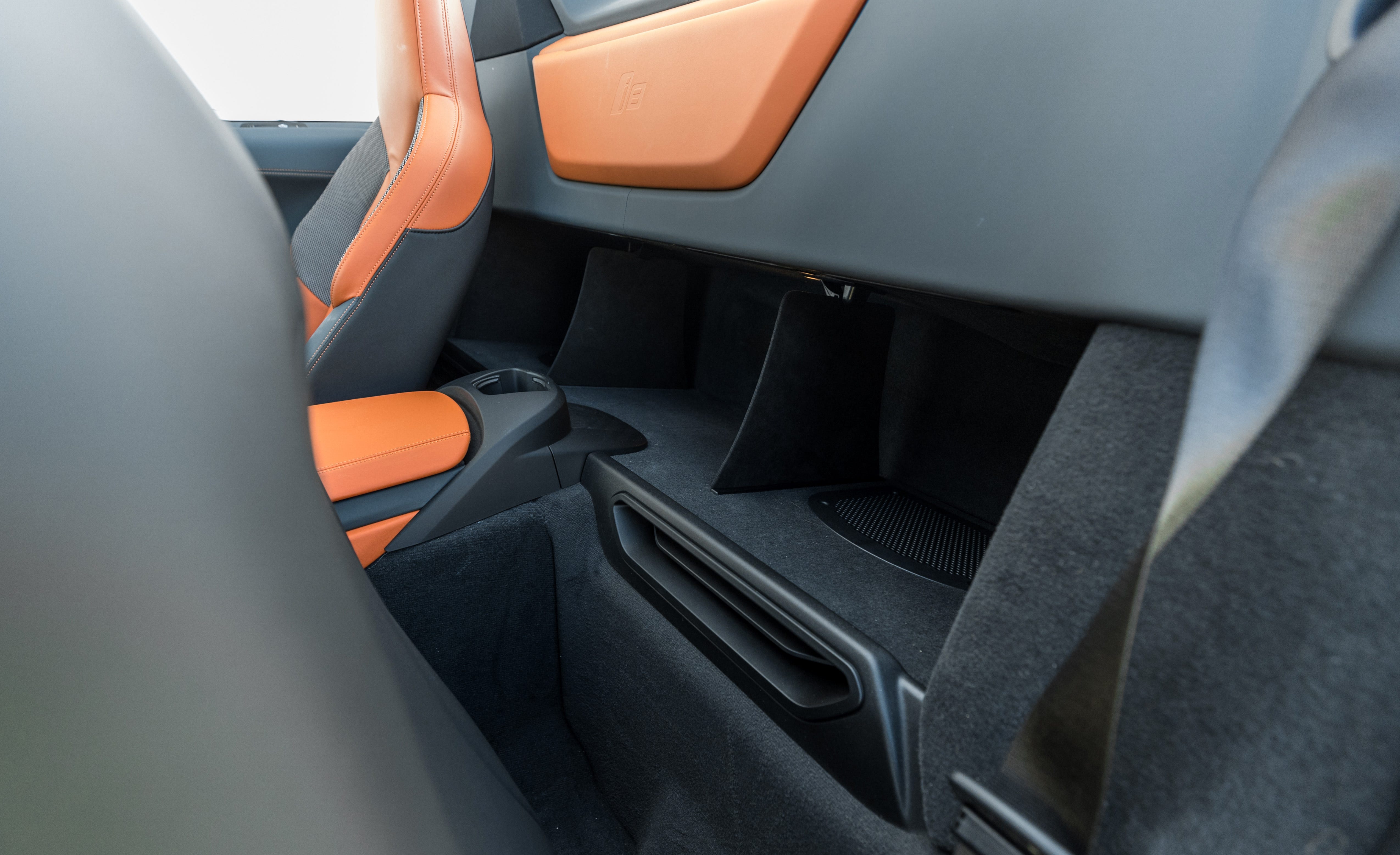 i8