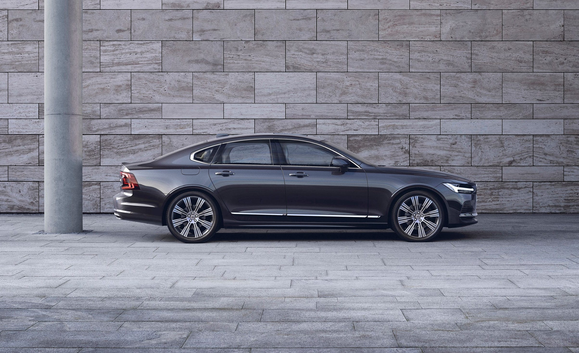S90