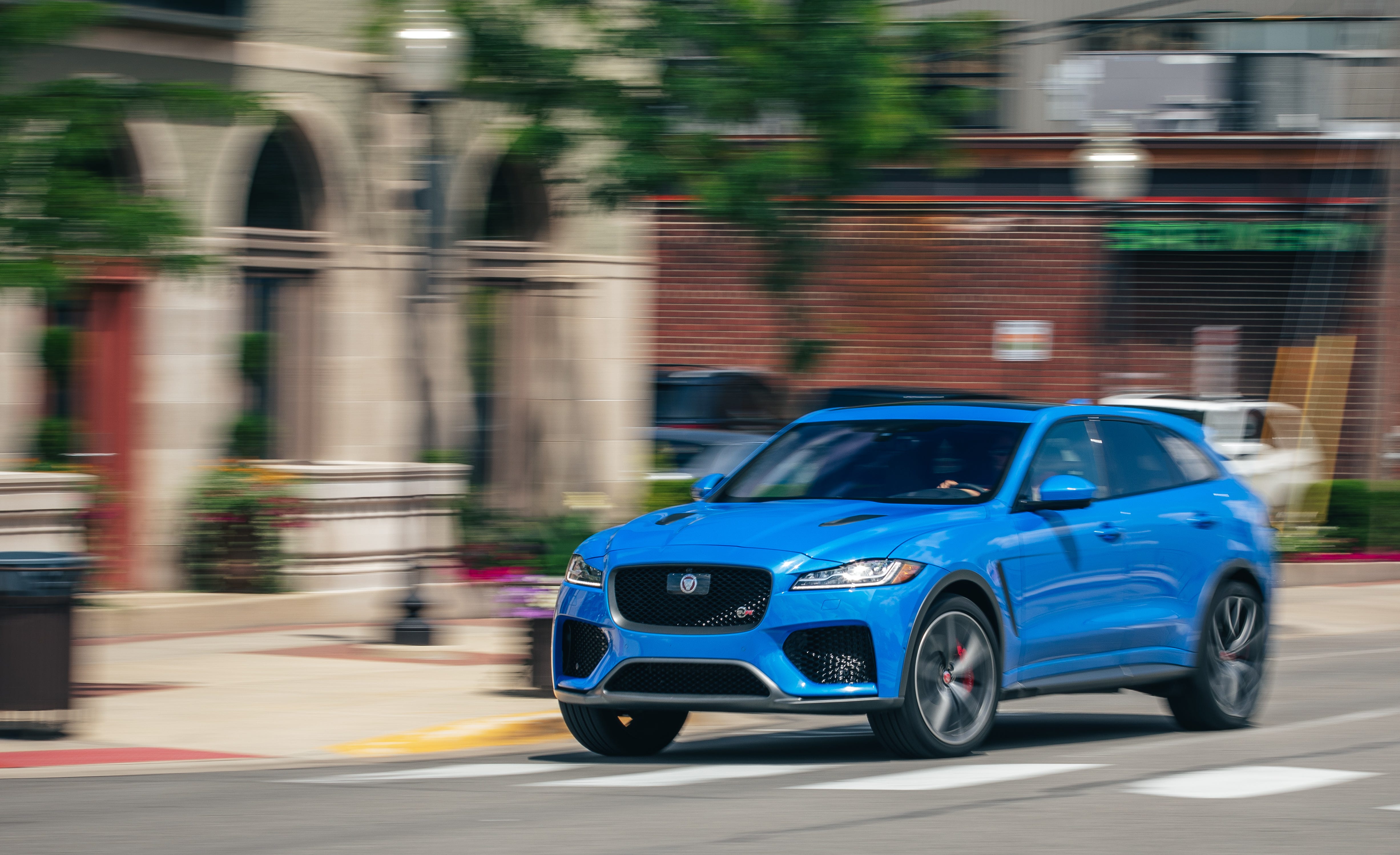 F-Pace SVR