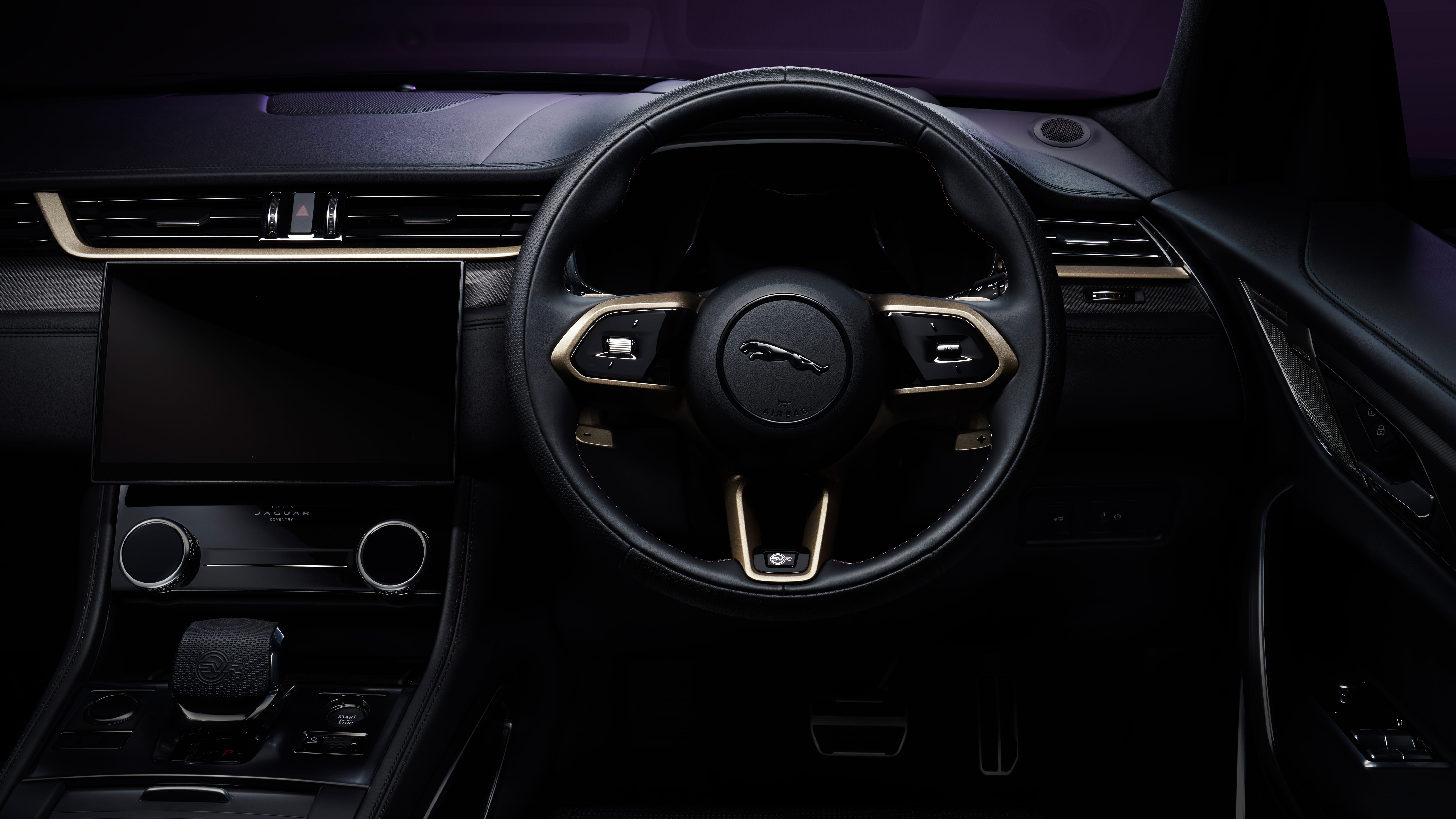 F-Pace SVR