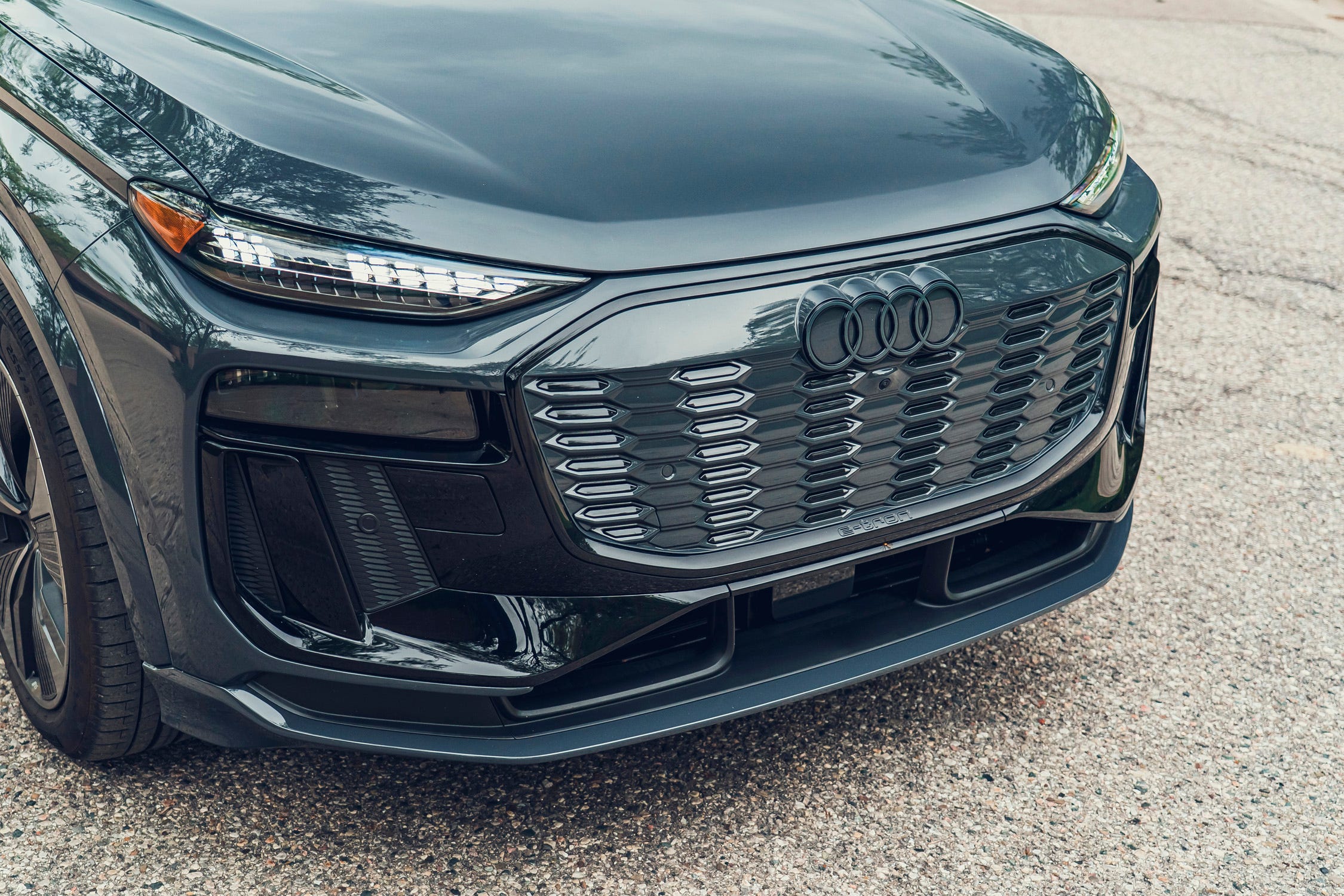 SQ6 e-tron