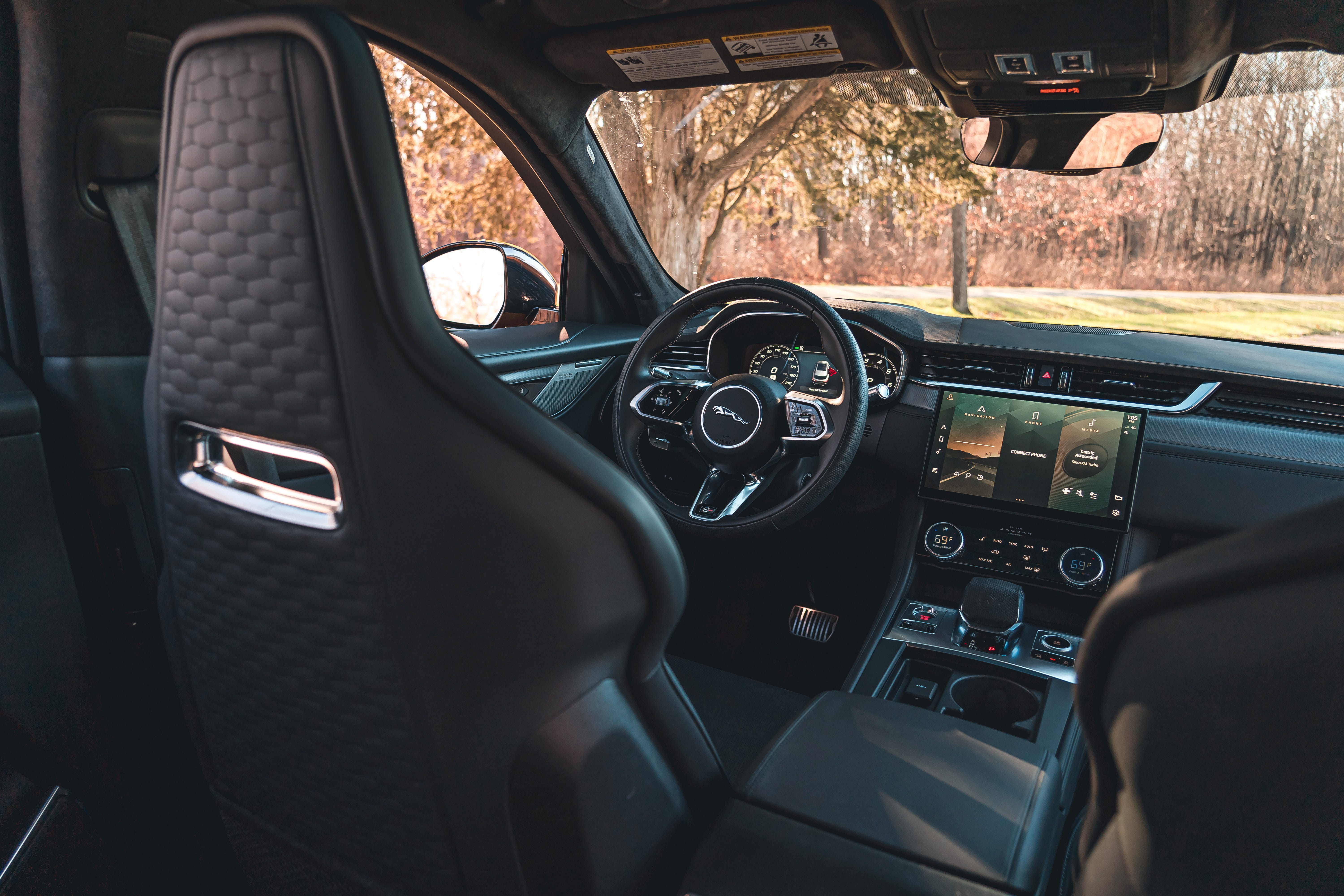 F-Pace SVR