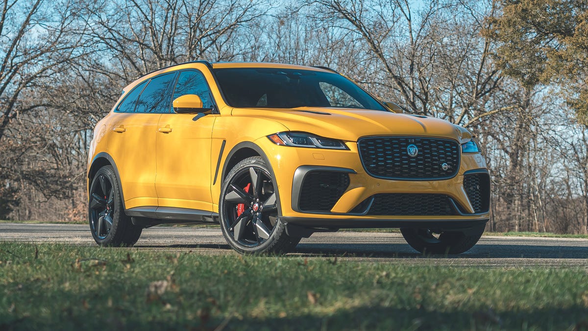 F-Pace SVR photo