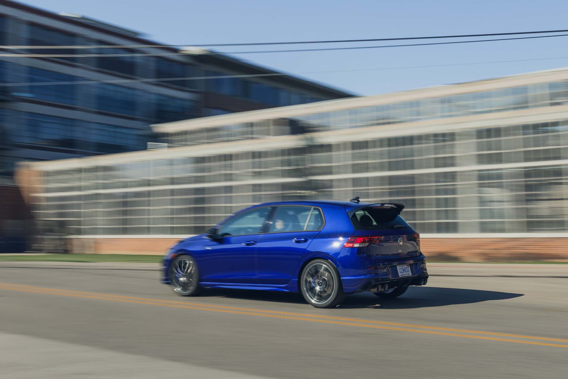 Golf R