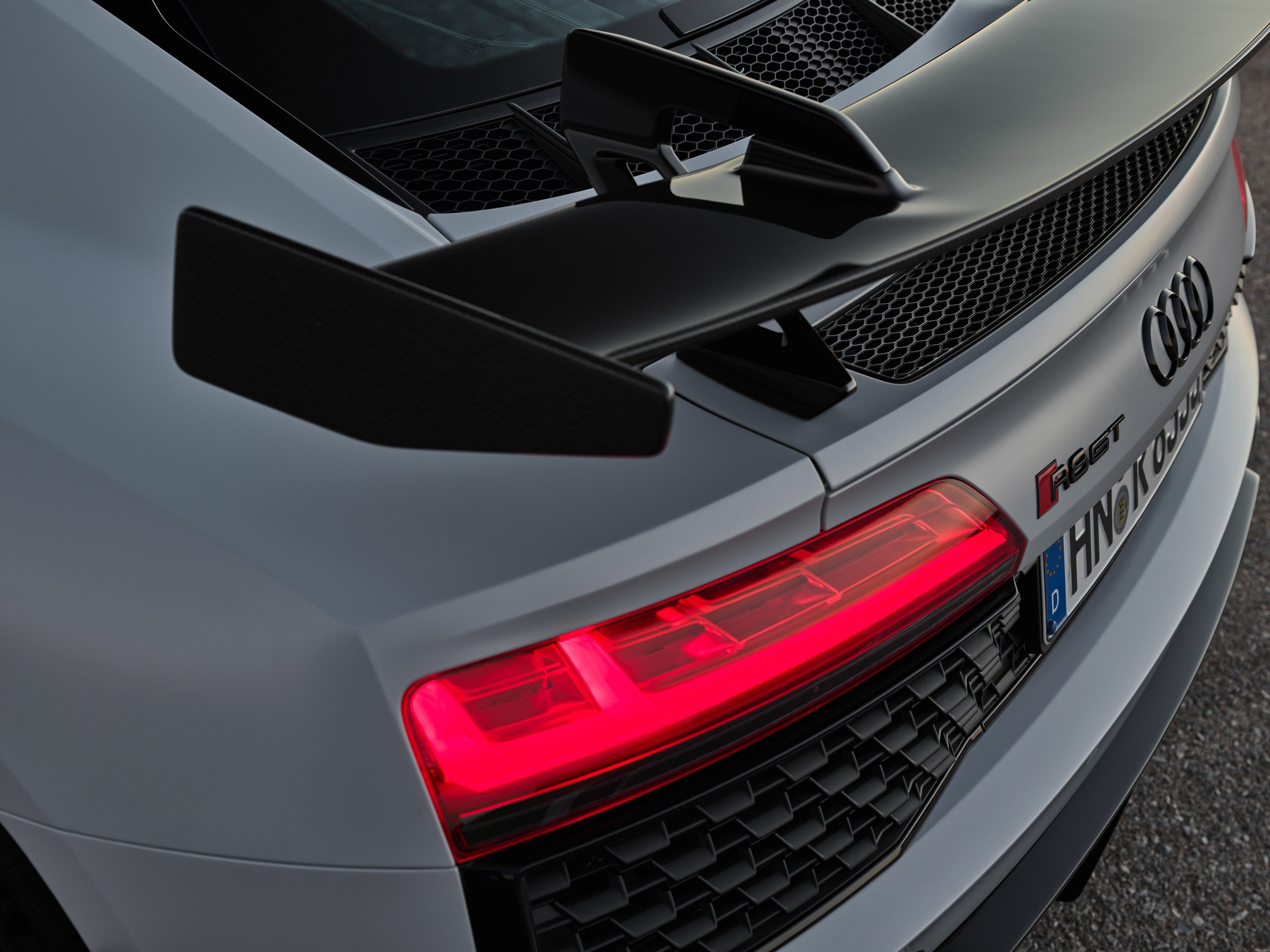 R8