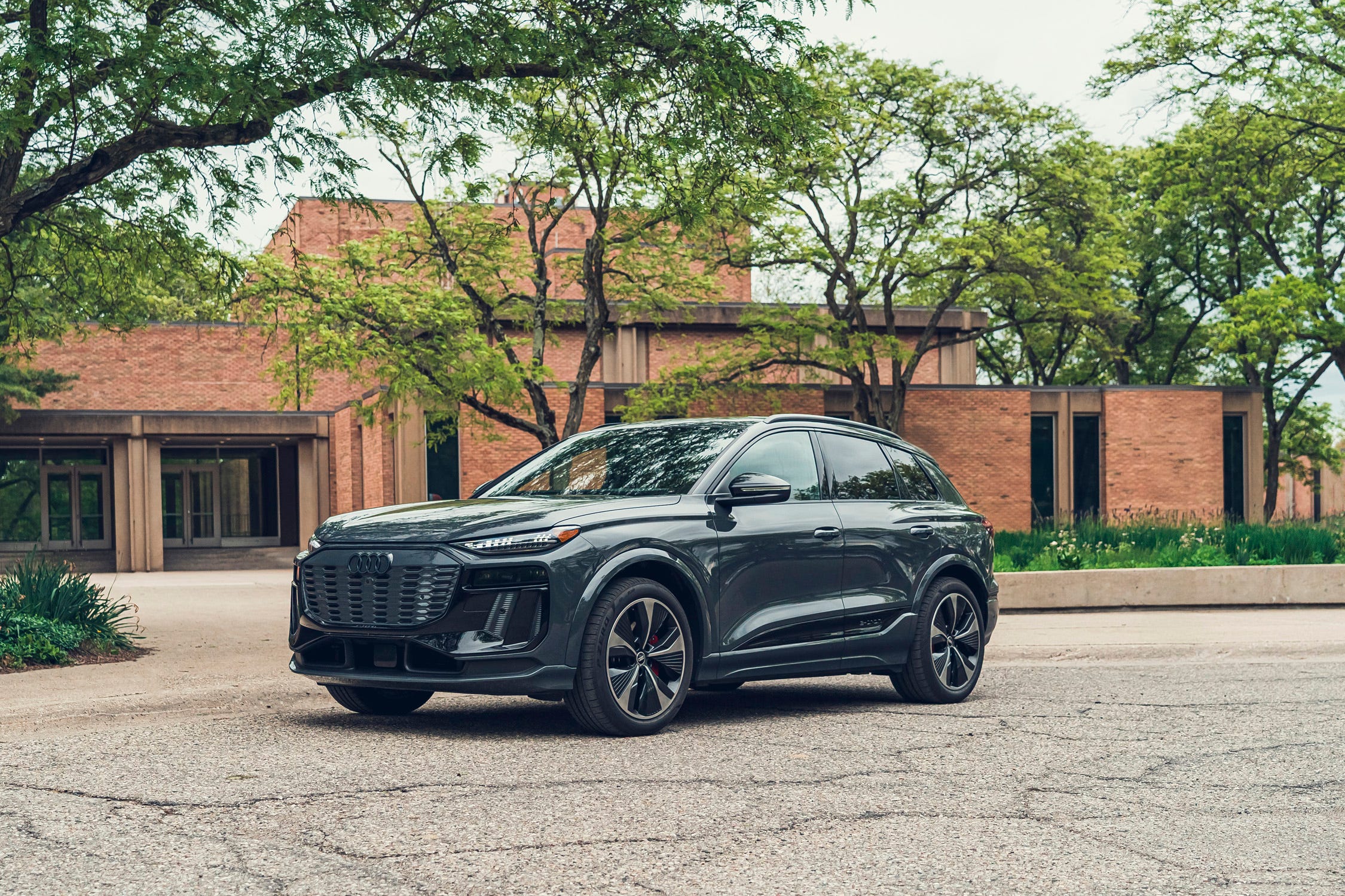 SQ6 e-tron