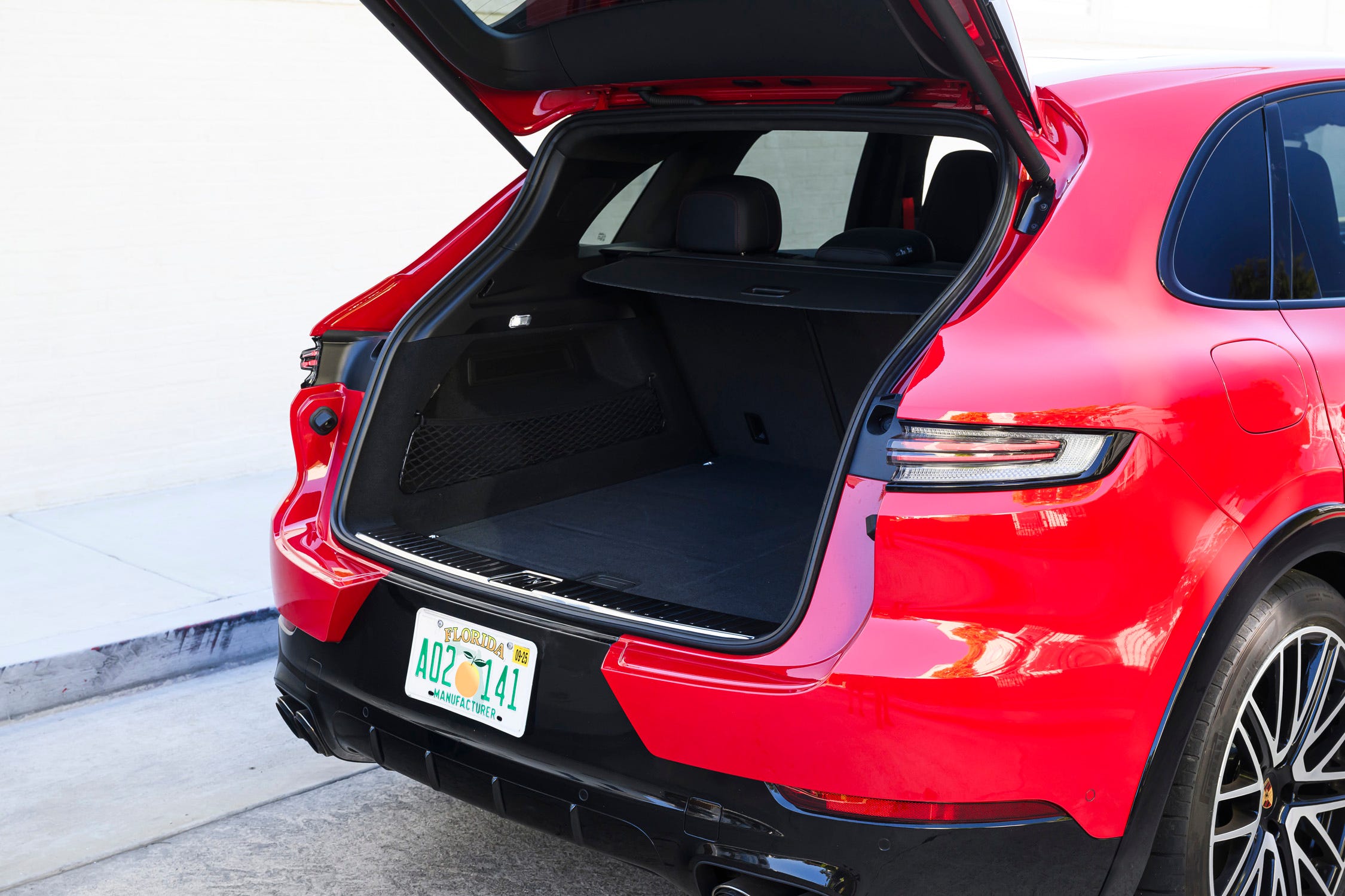 2026 Porsche Cayenne EV: Kinetic Tour de Force