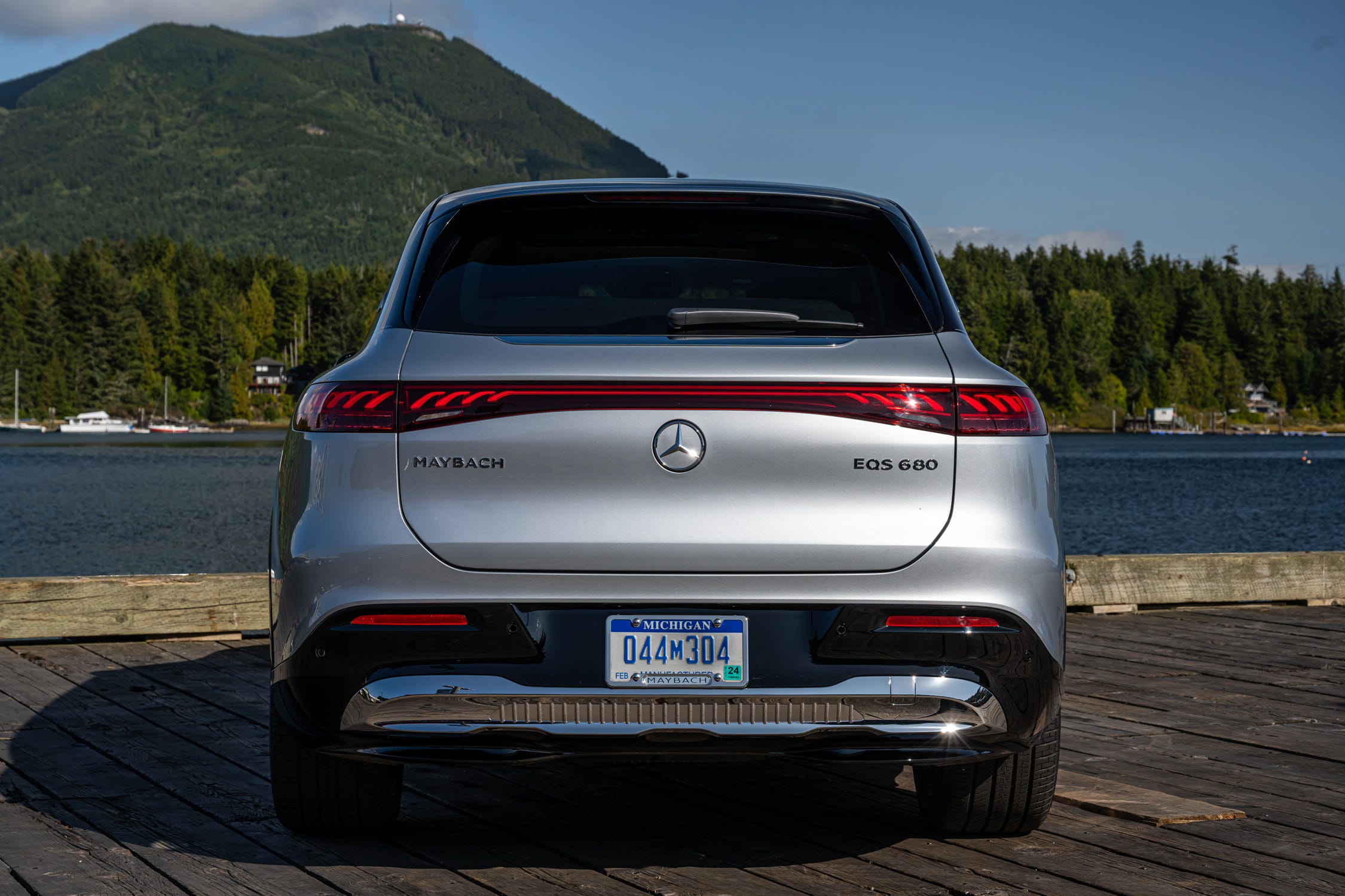 EQS SUV