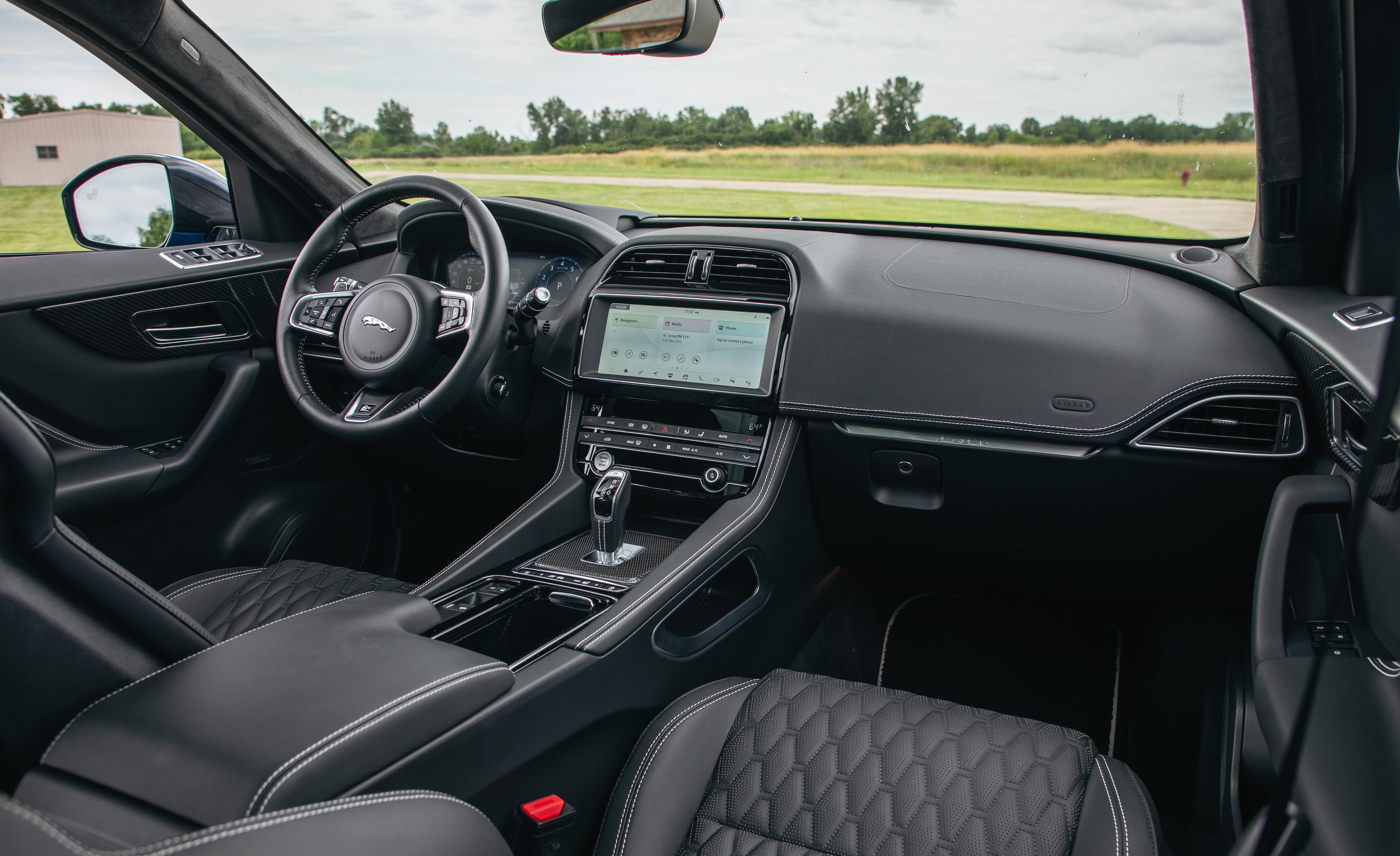 F-Pace SVR