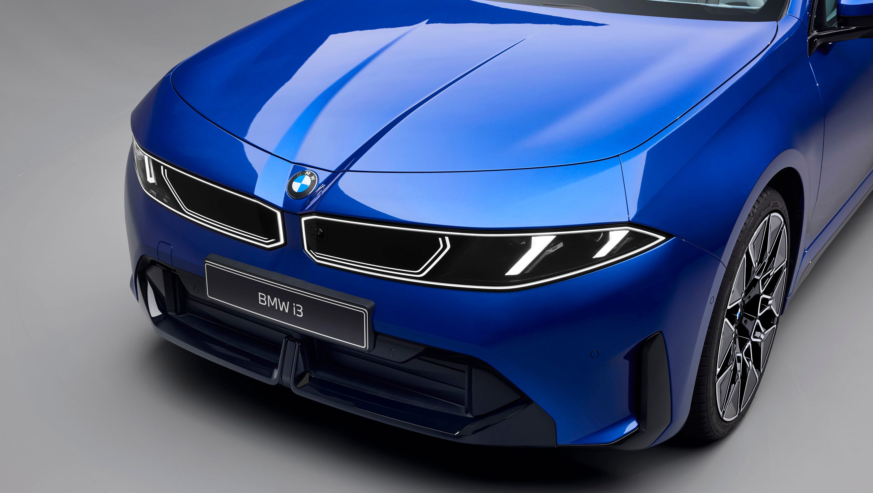 i3