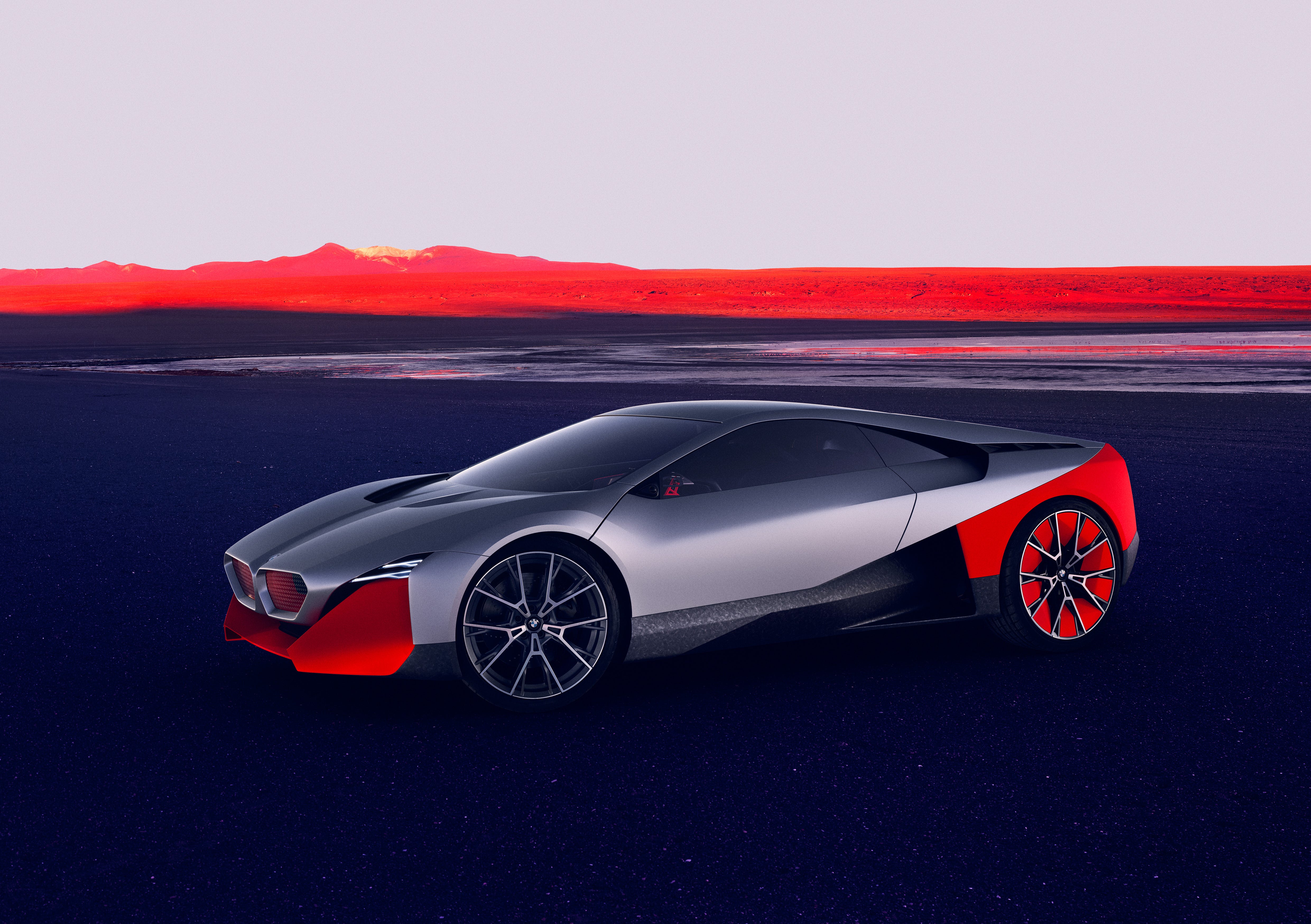 i8 M