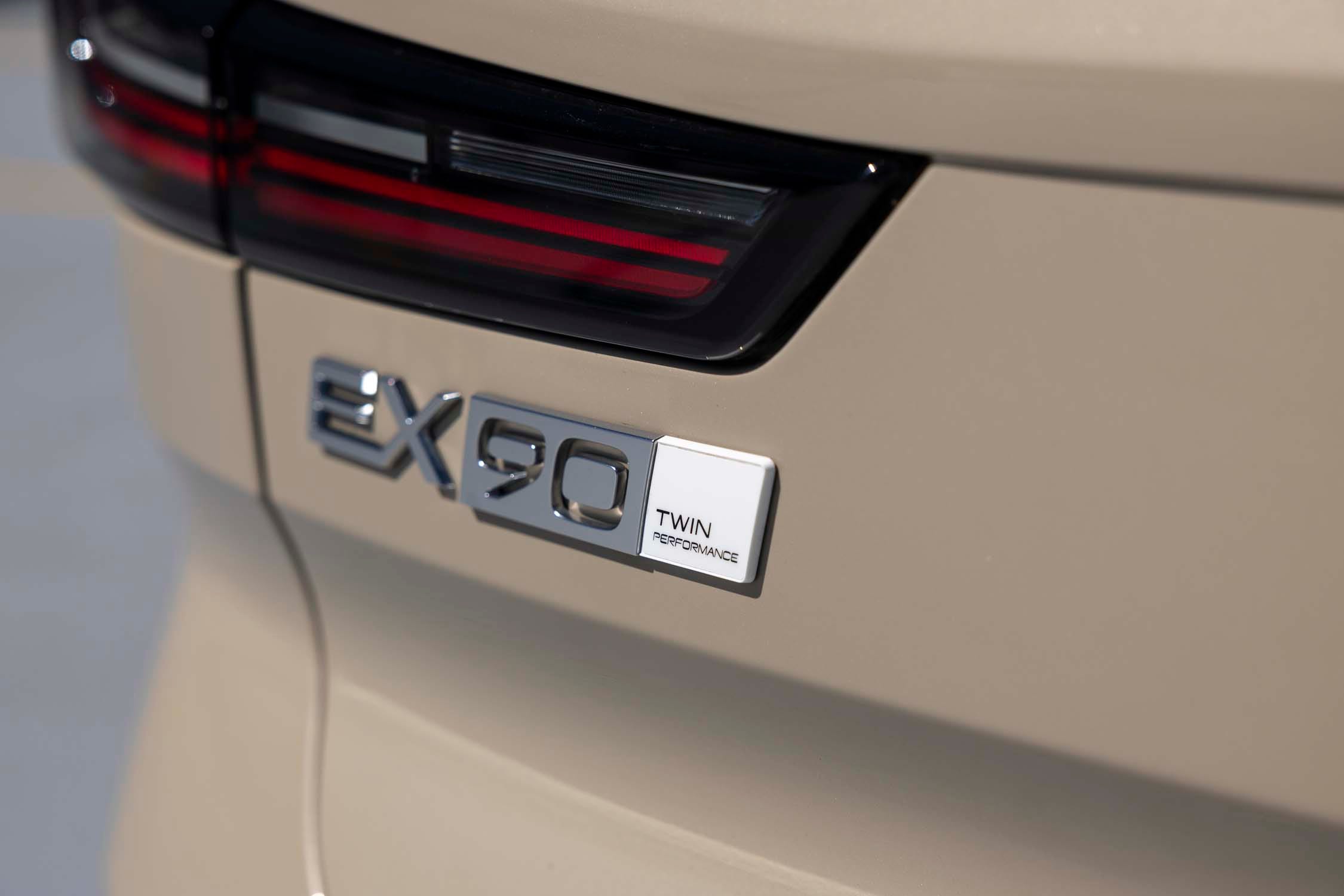 EX90
