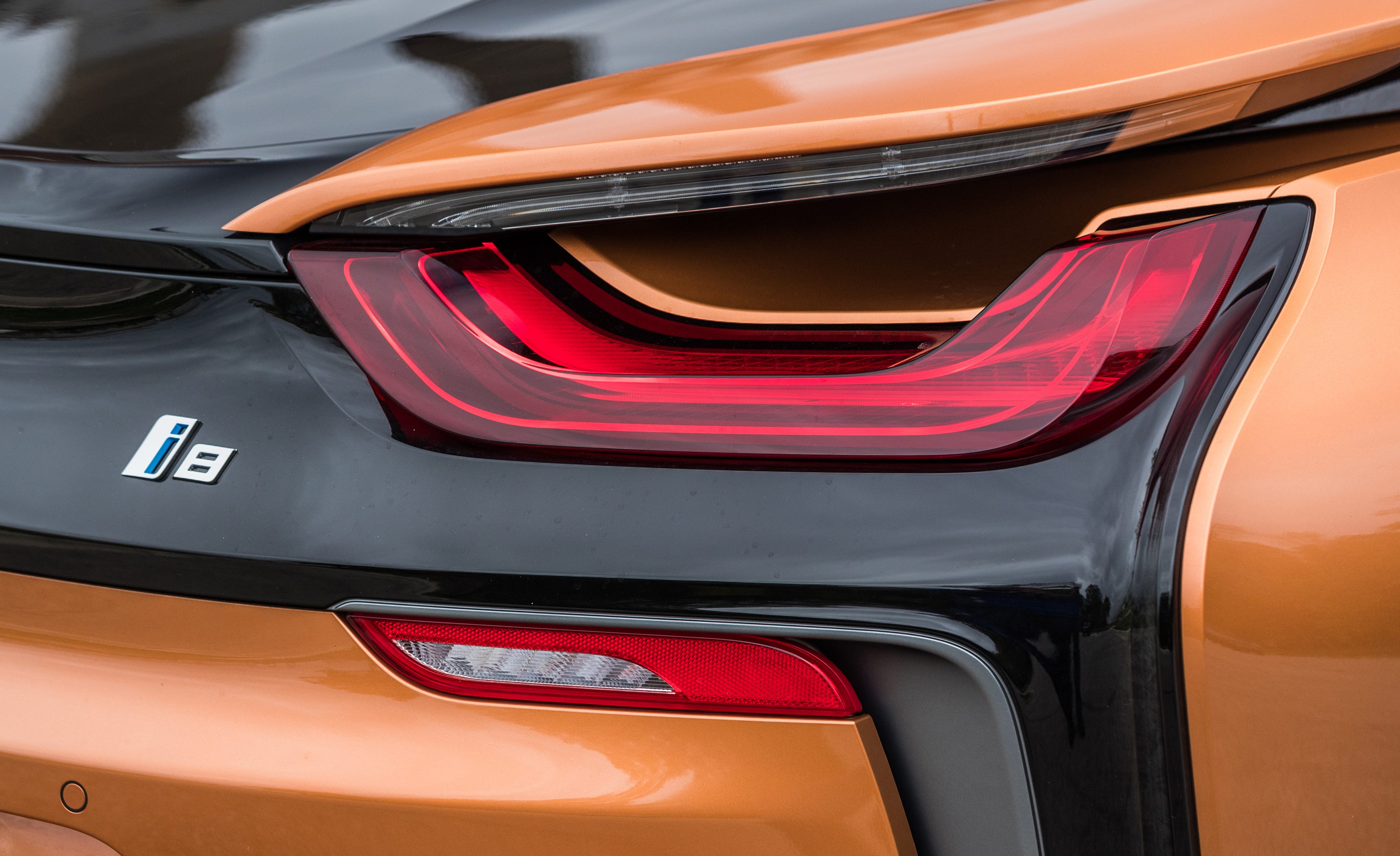 i8