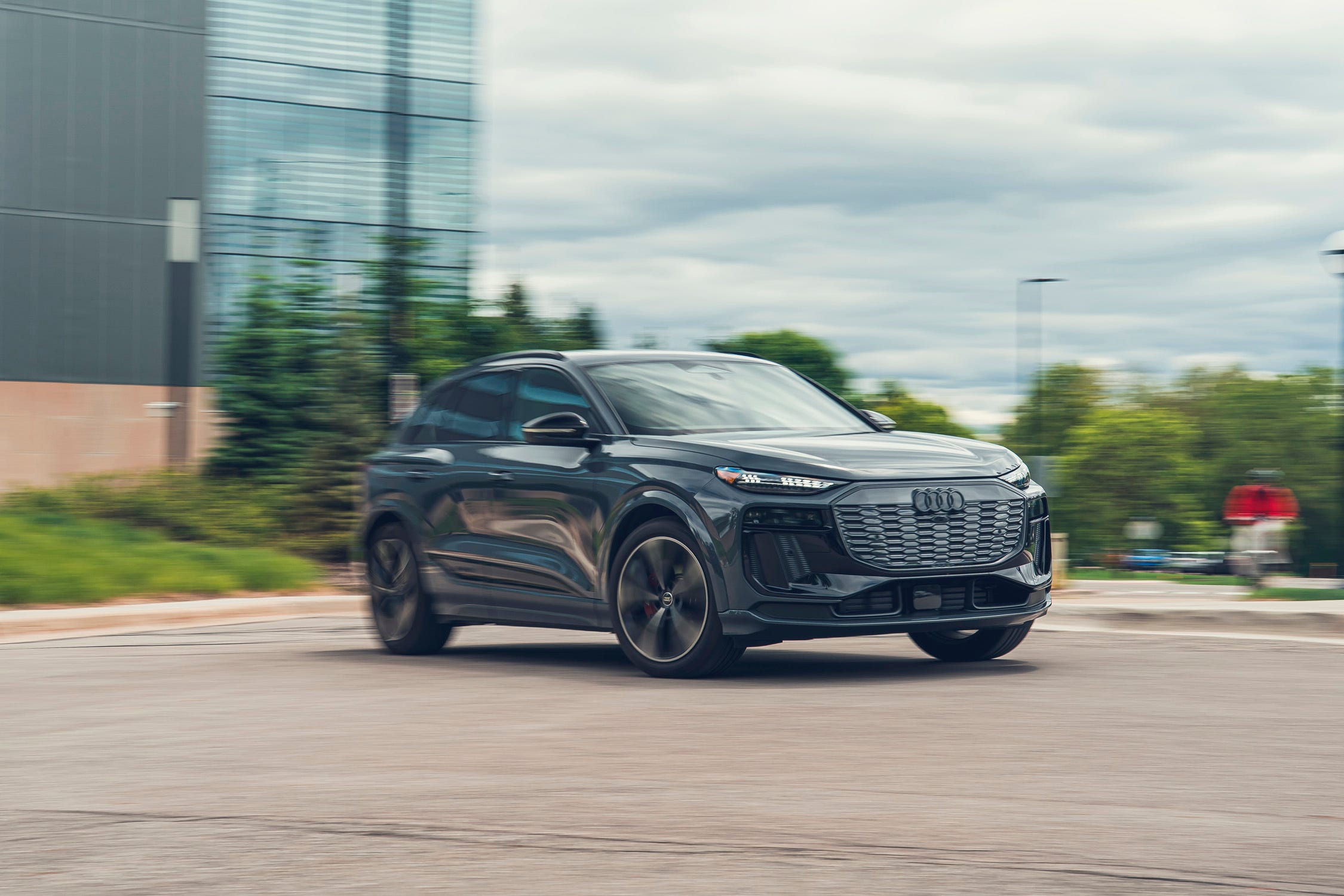 SQ6 e-tron