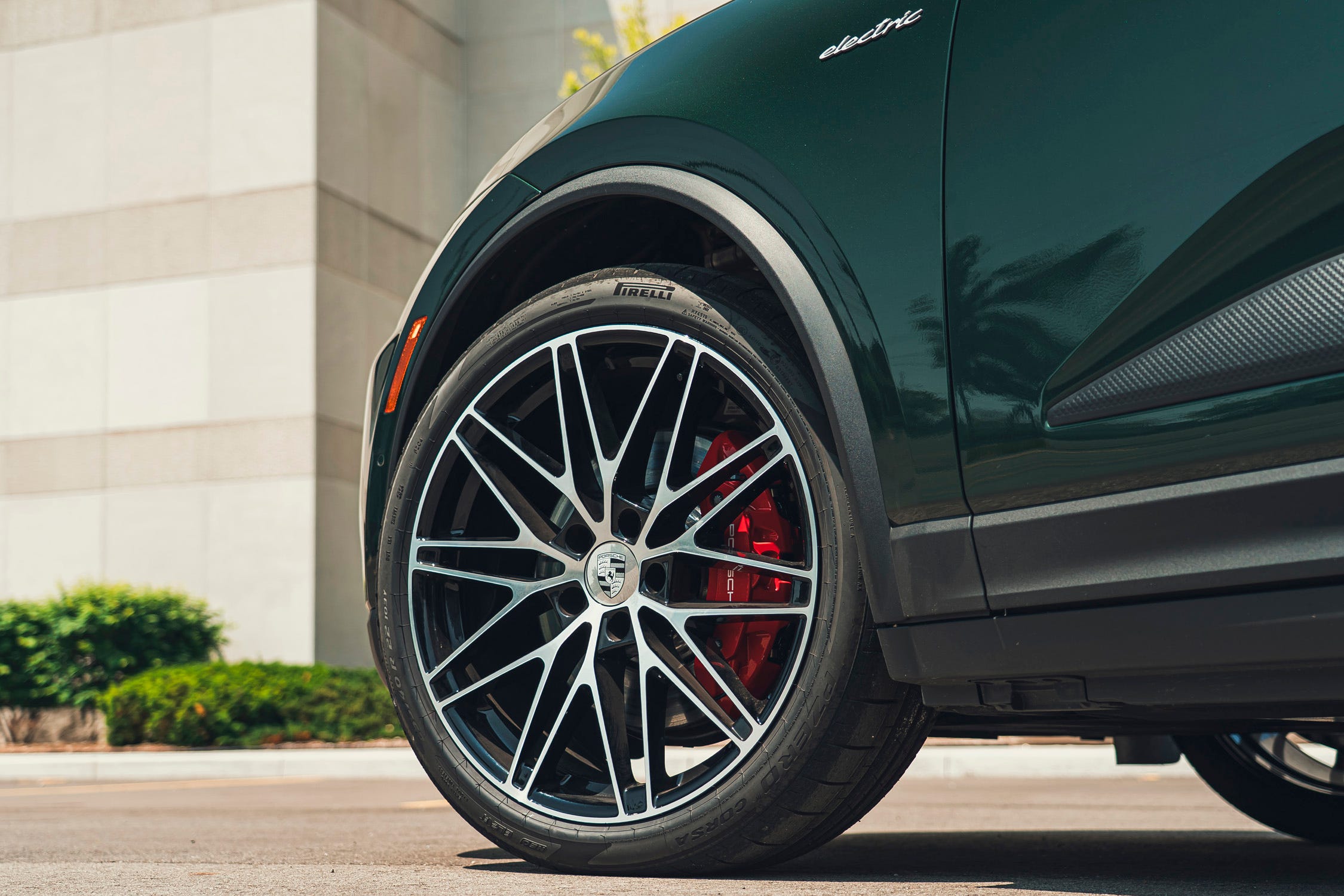 Macan Electric