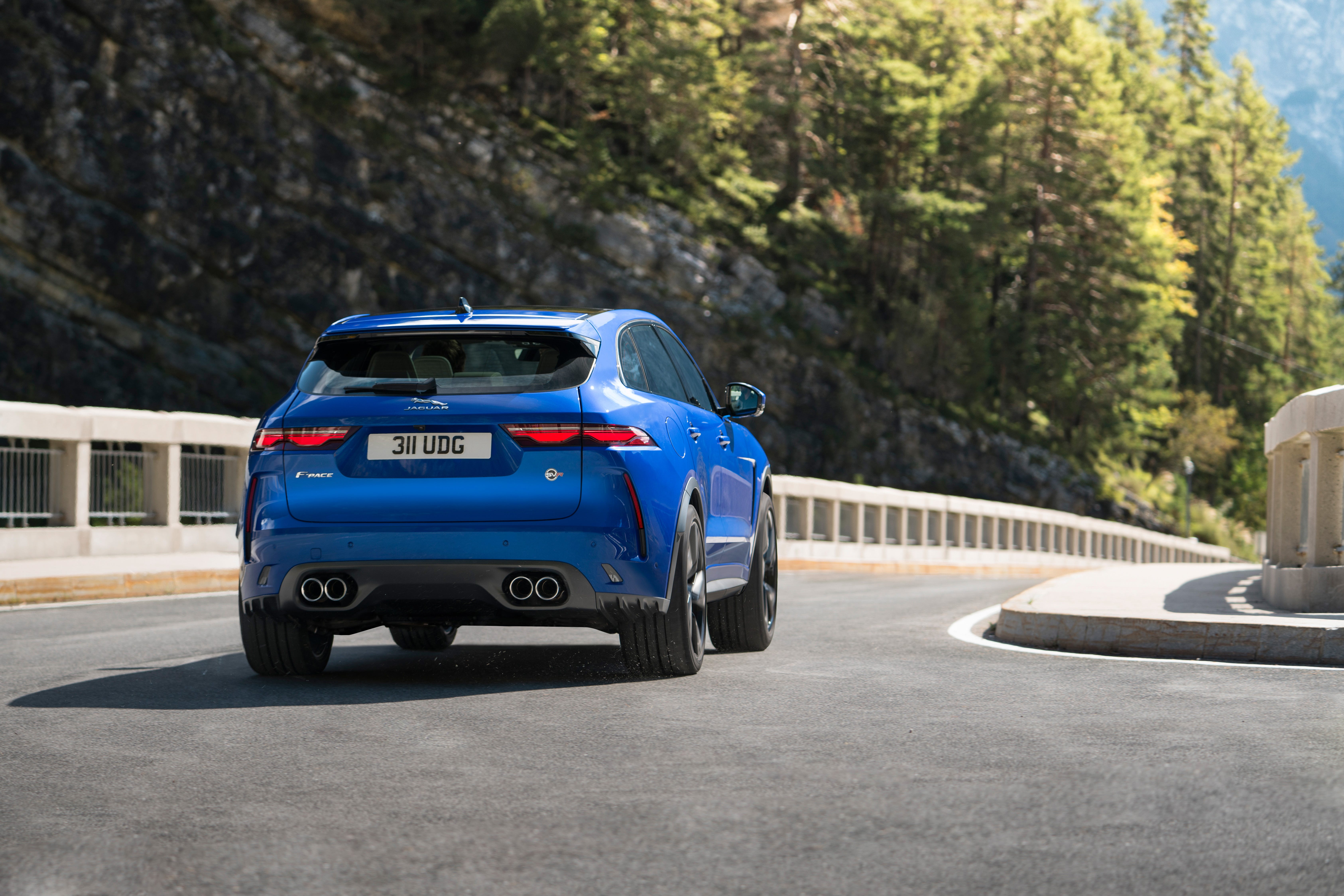 F-Pace SVR