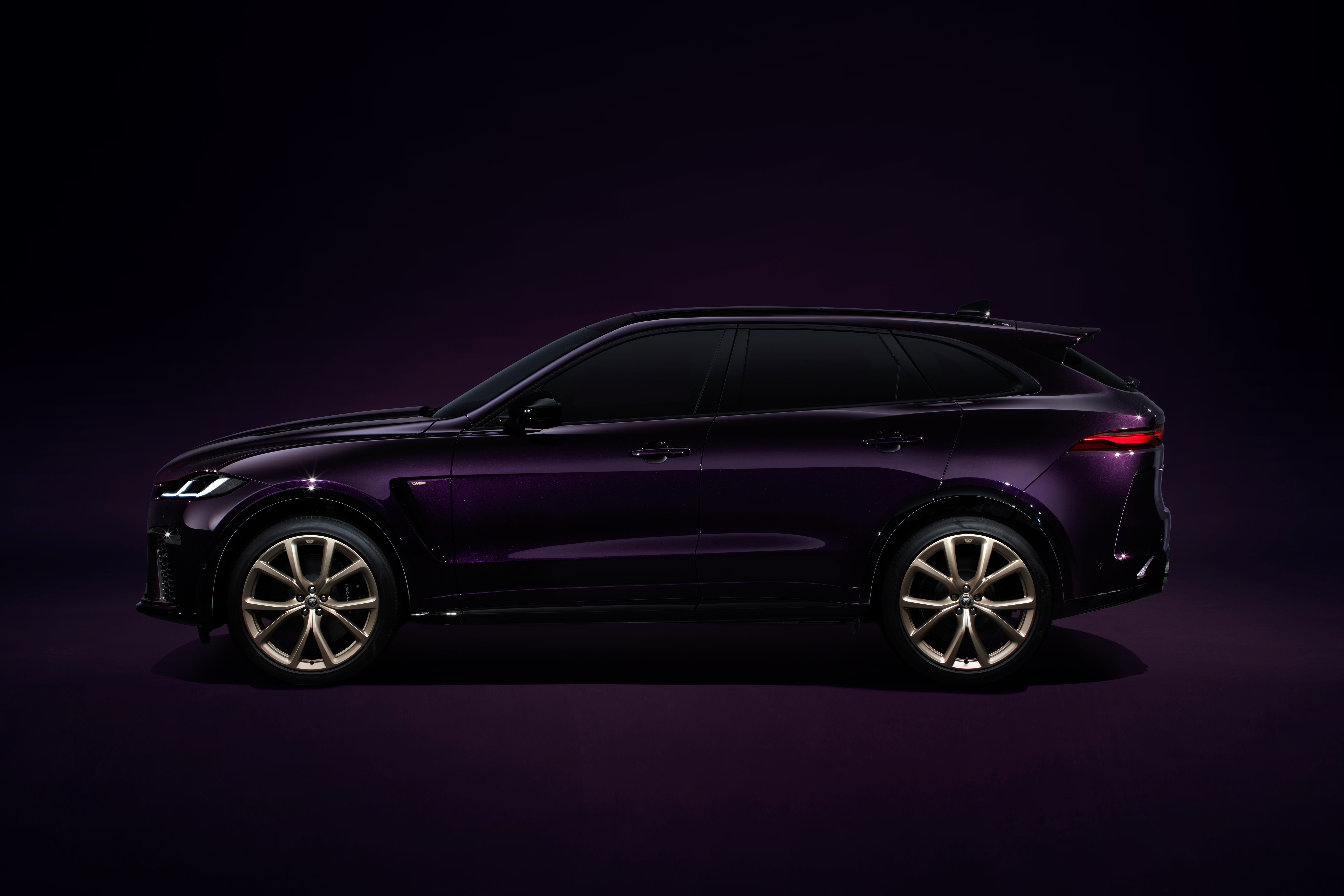 F-Pace SVR