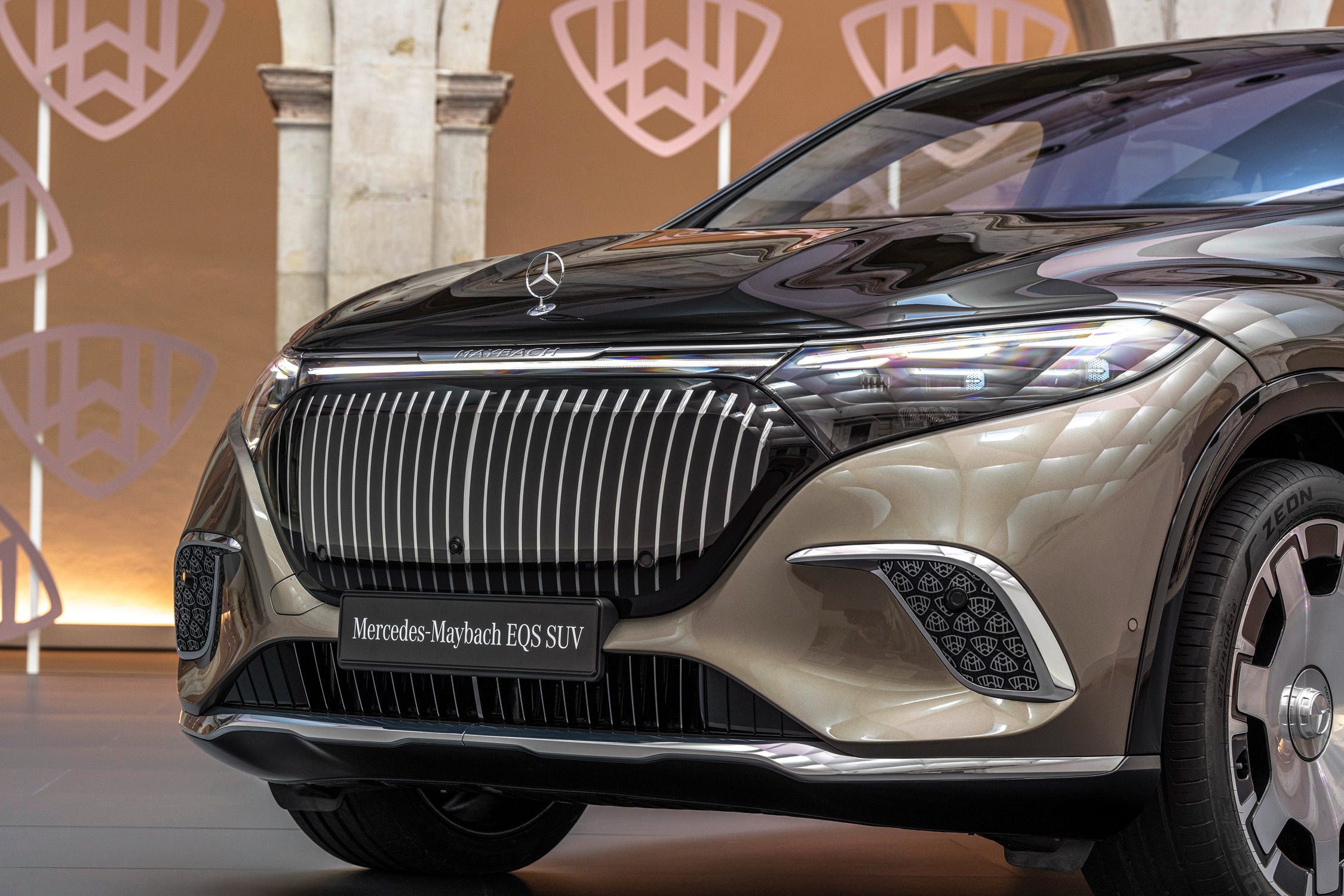 EQS SUV