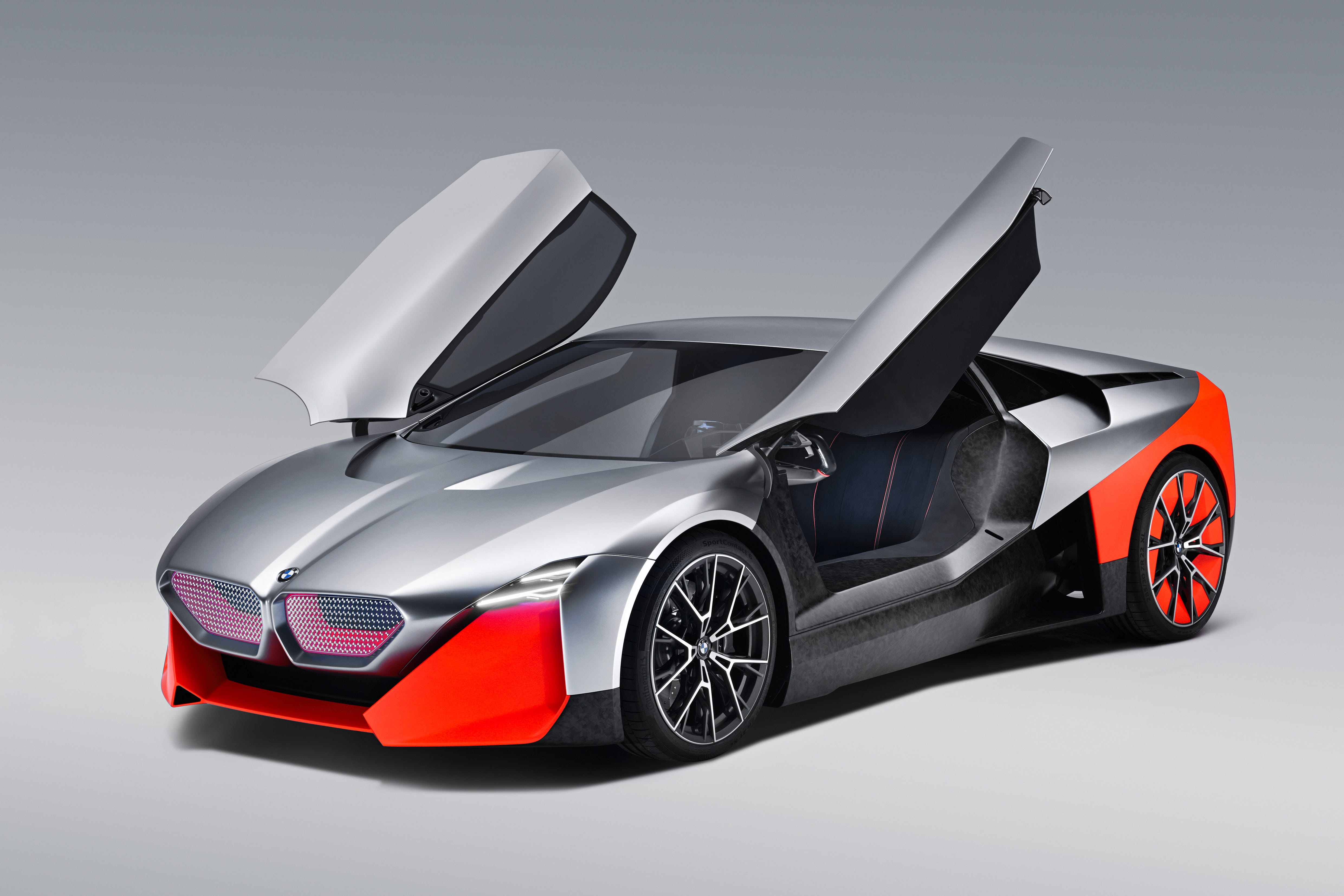 i8 M