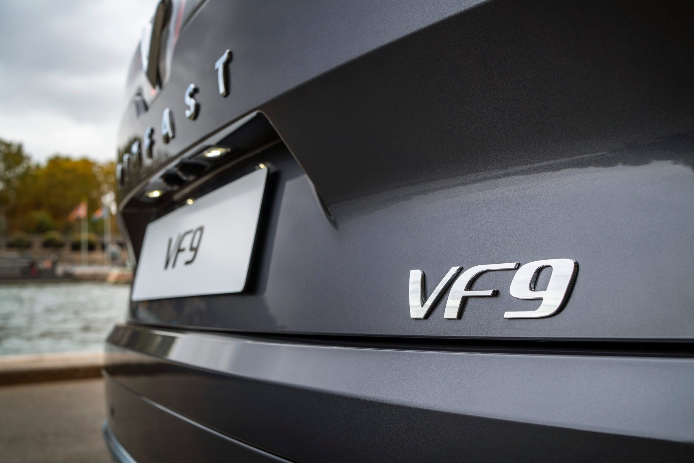 VF9