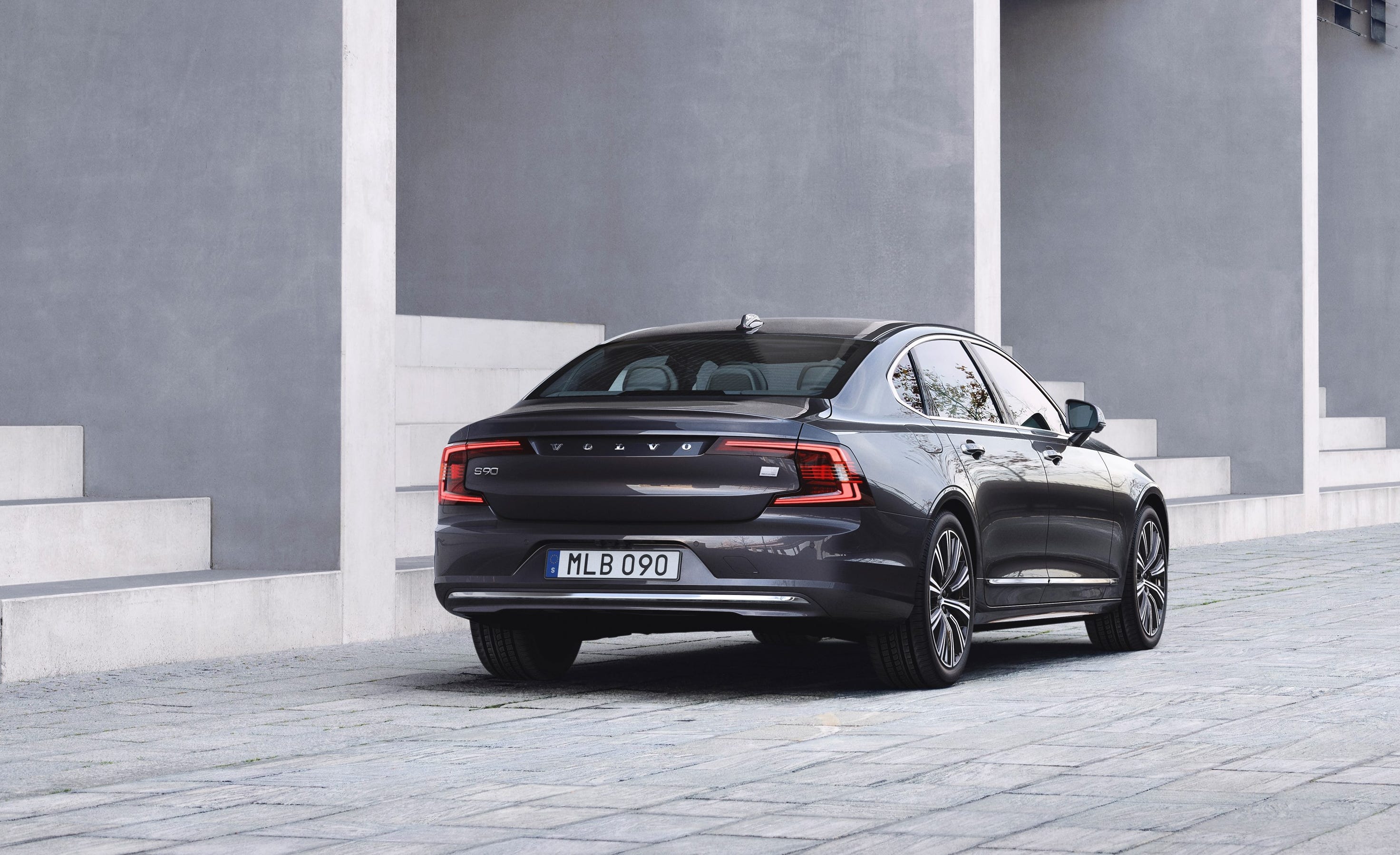 S90