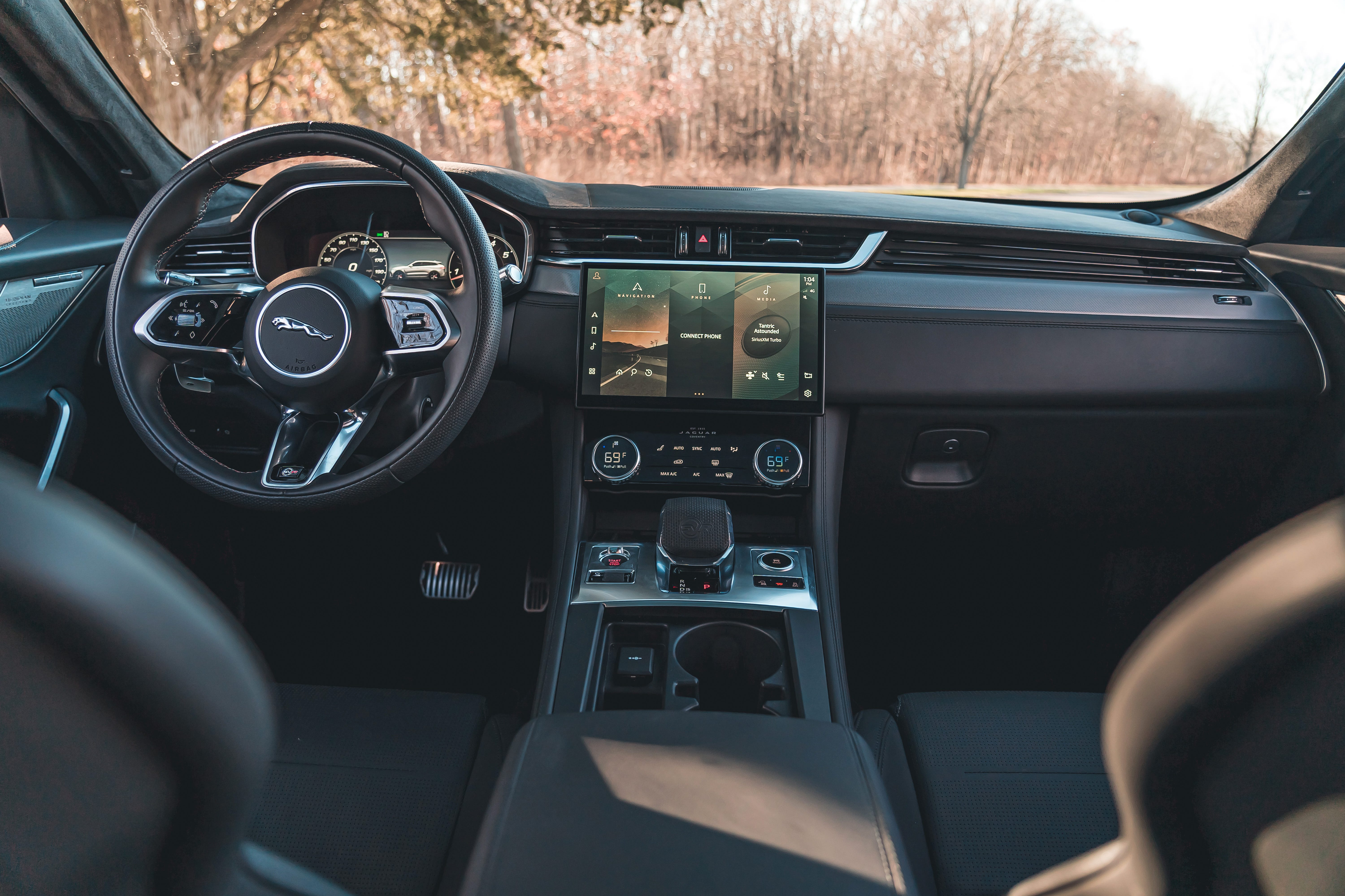 F-Pace SVR