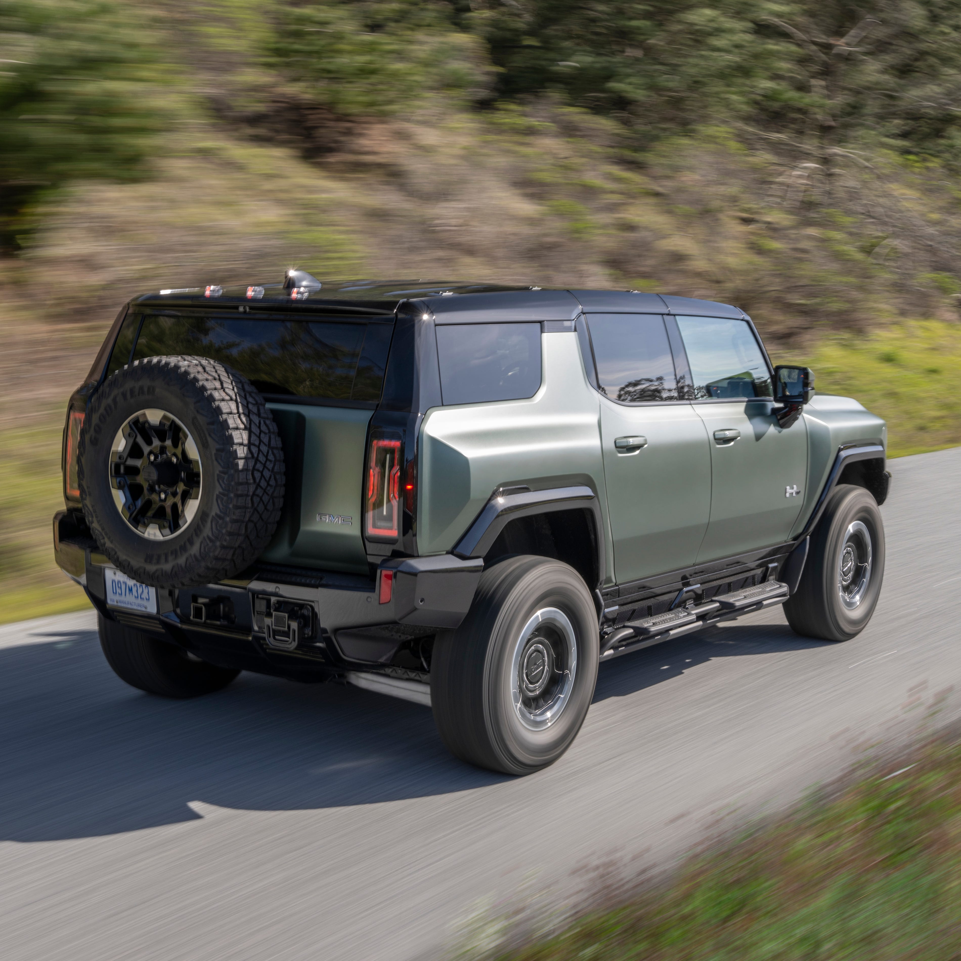 Hummer EV SUV