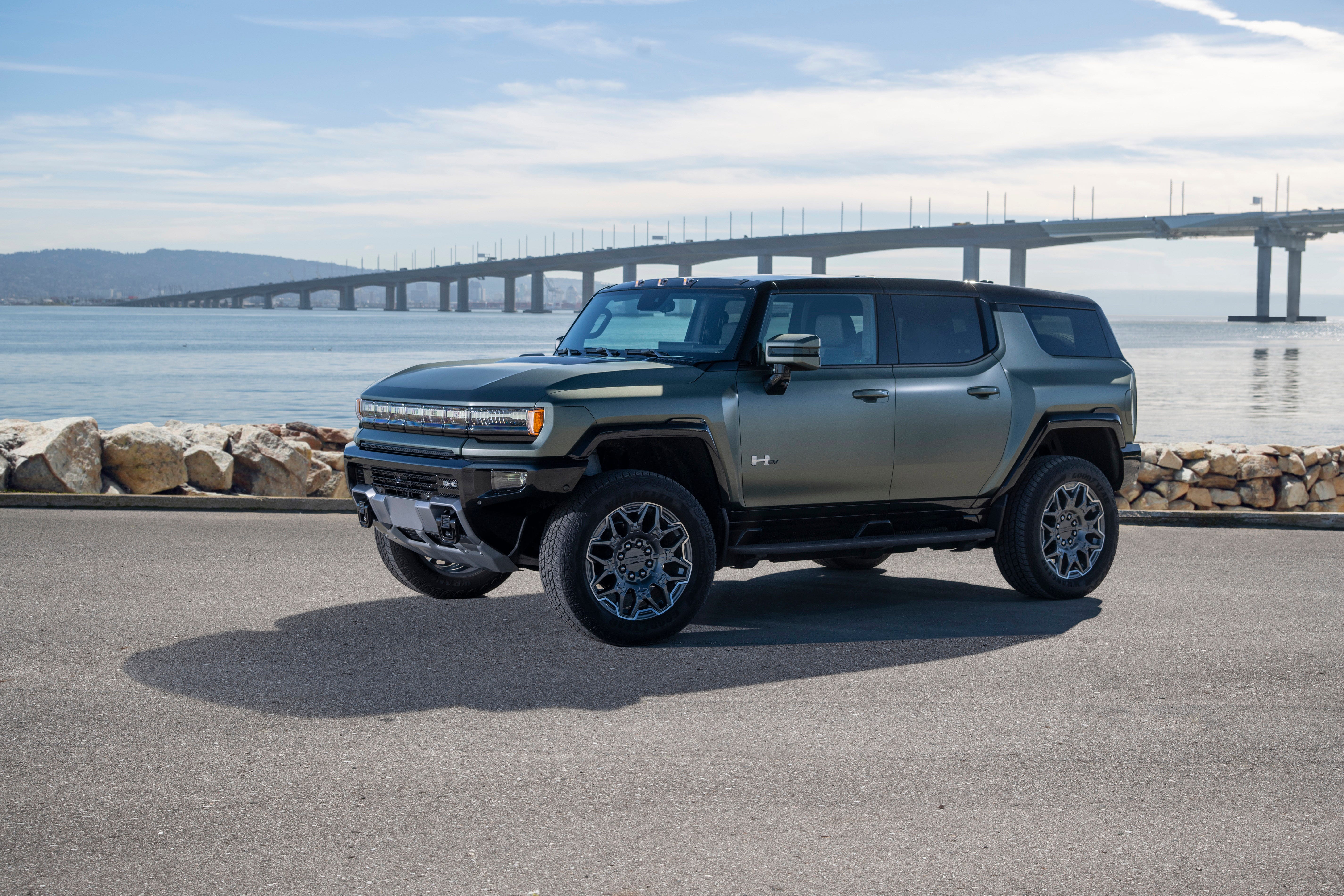 Hummer EV SUV