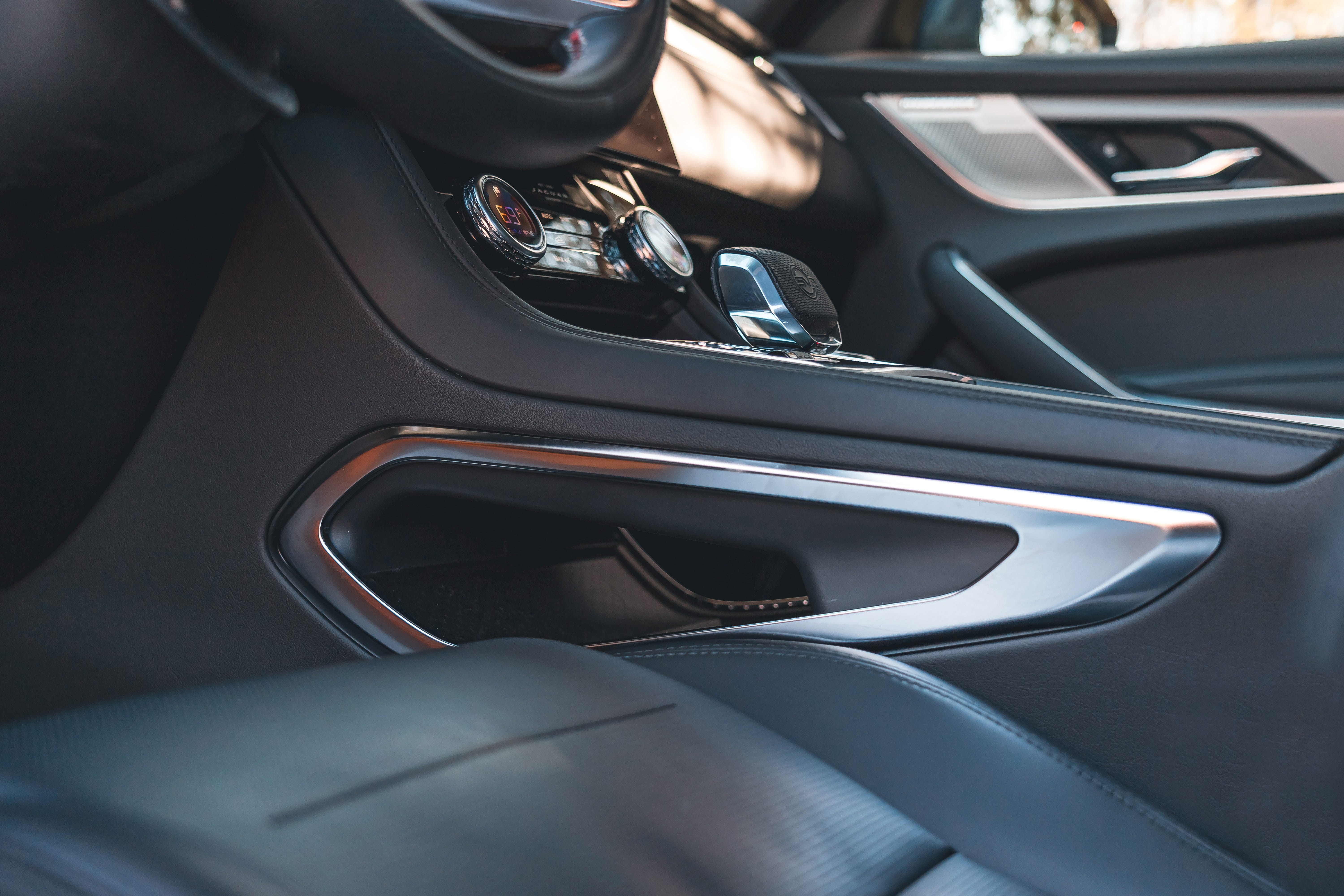 F-Pace SVR