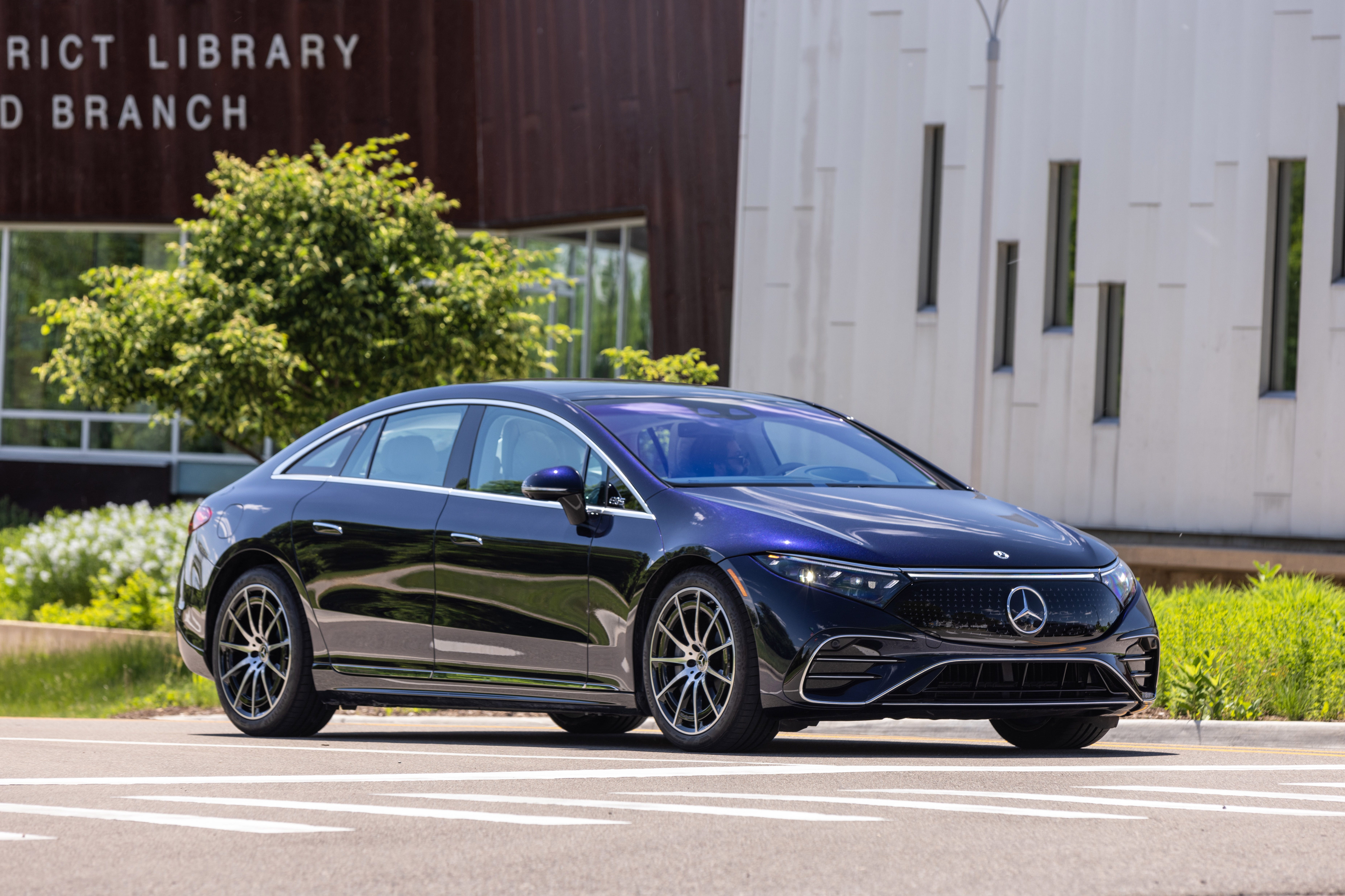 2025 Mercedes-Benz EQS450 Tested: Change Is Good