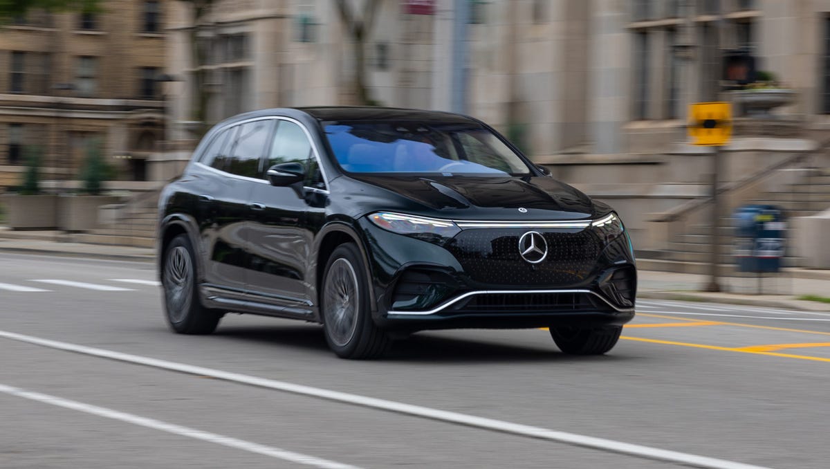 EQS SUV photo